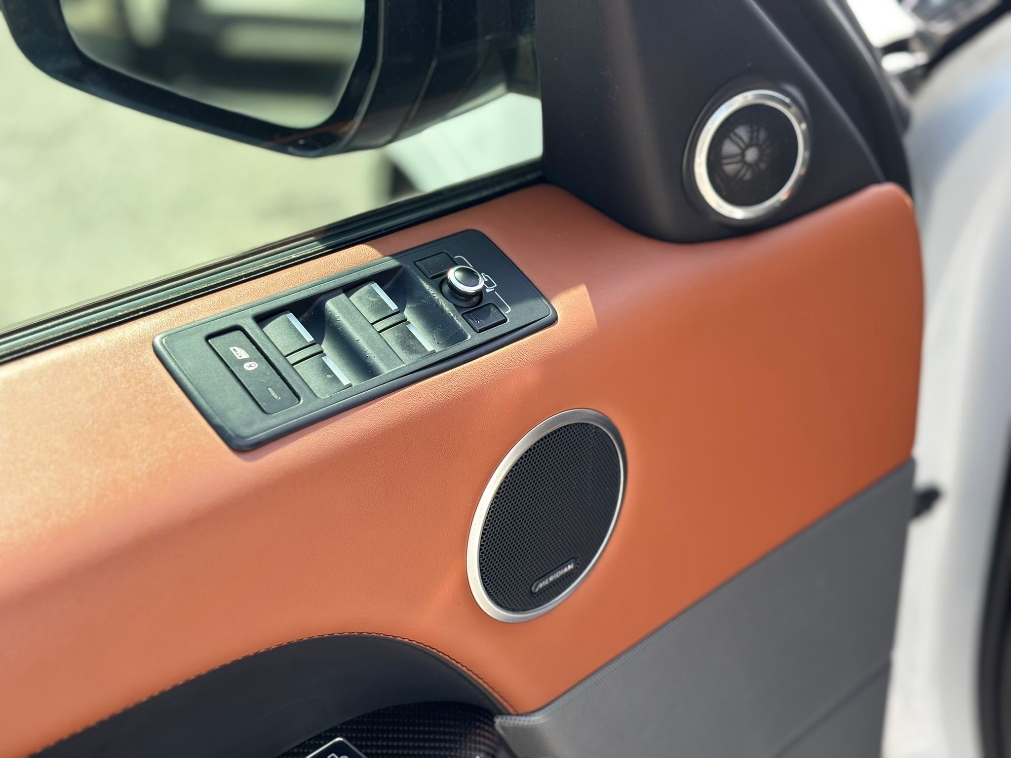 /canwestautoinc/2017-LandRover-RangeRover-1676121948958298.jpg