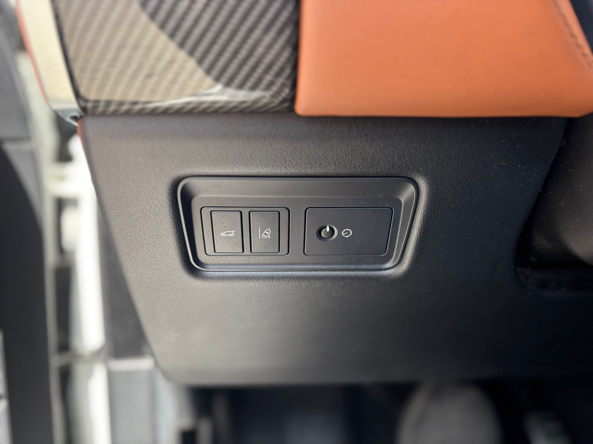 /canwestautoinc/2017-LandRover-RangeRover-35581325449746815.jpg