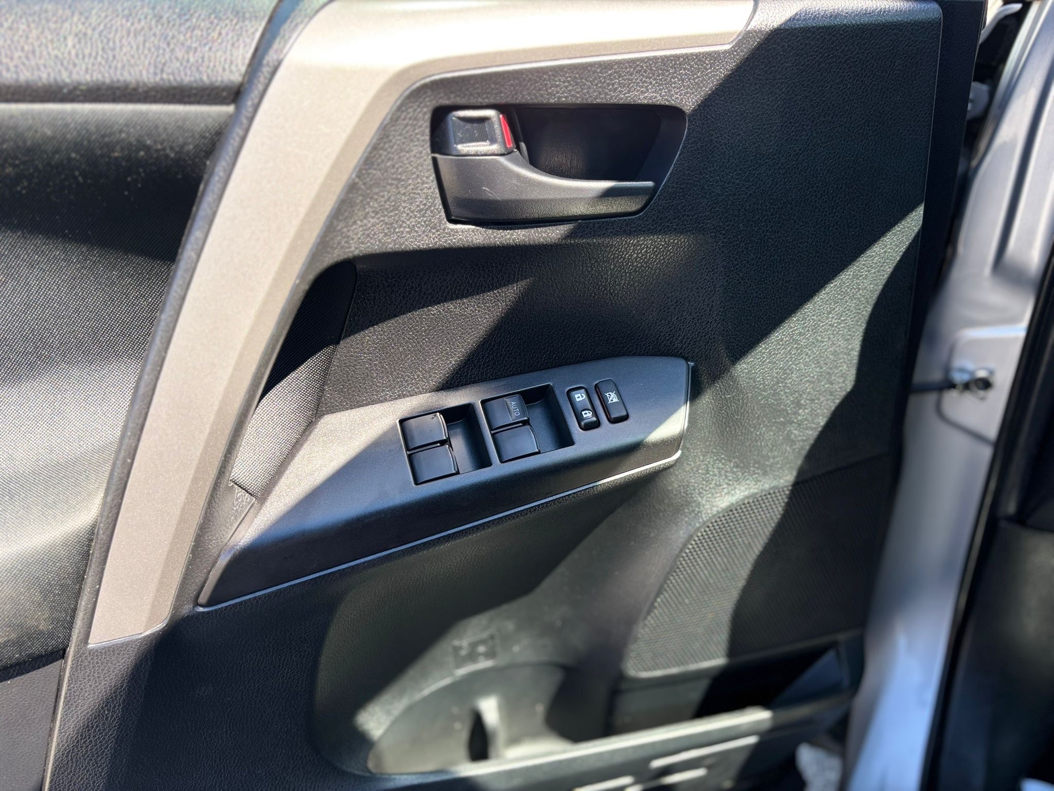 /canwestautoinc/2017-Toyota-RAV4-5175282344846881.jpg