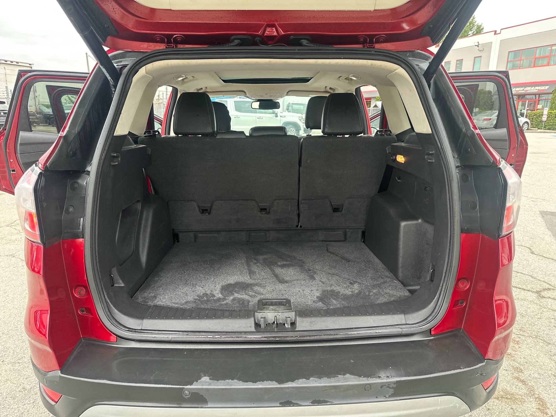 /canwestautoinc/2018-Ford-Escape-052574401655346215.jpg