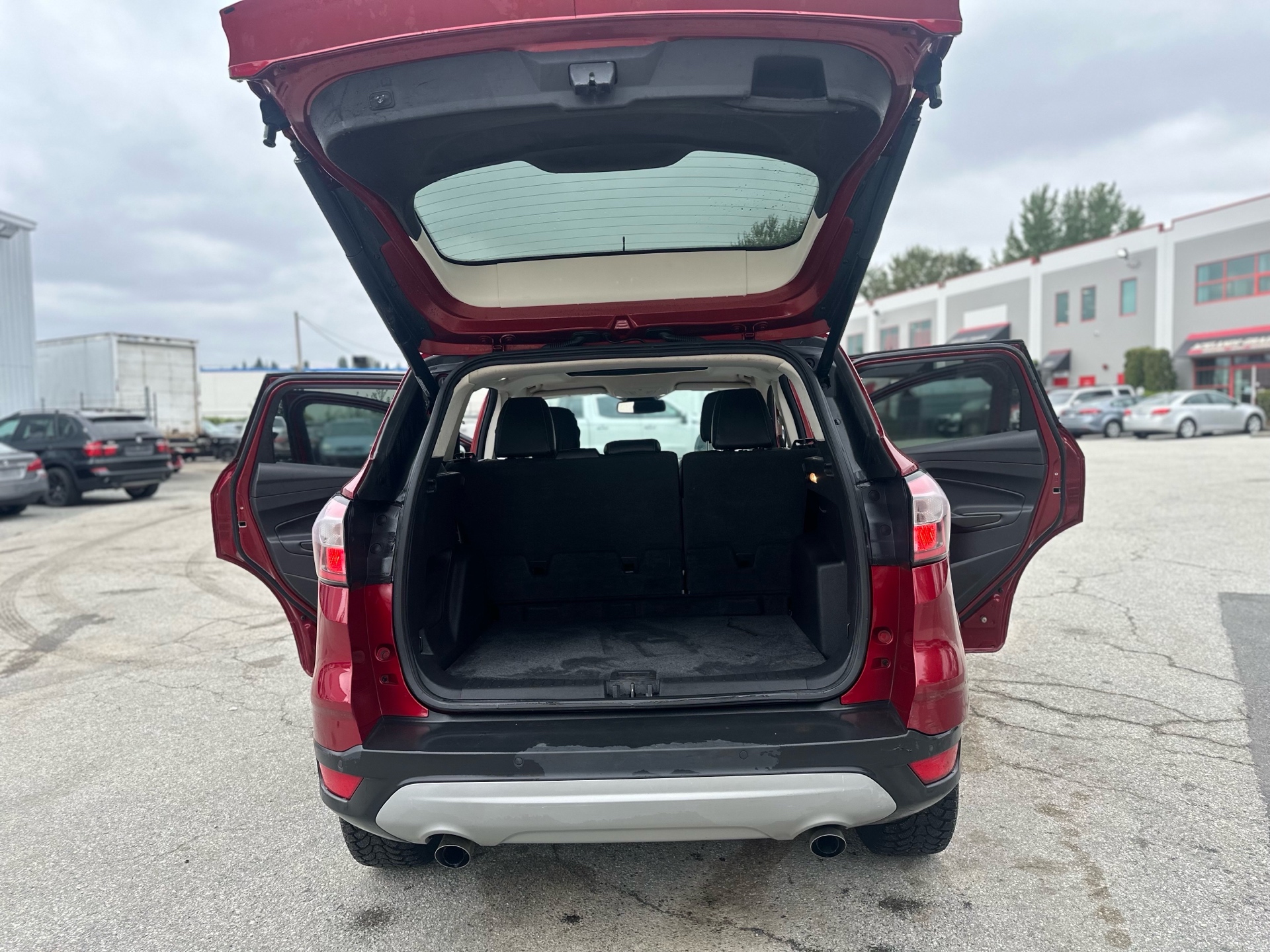 /canwestautoinc/2018-Ford-Escape-2921096955983309.jpg