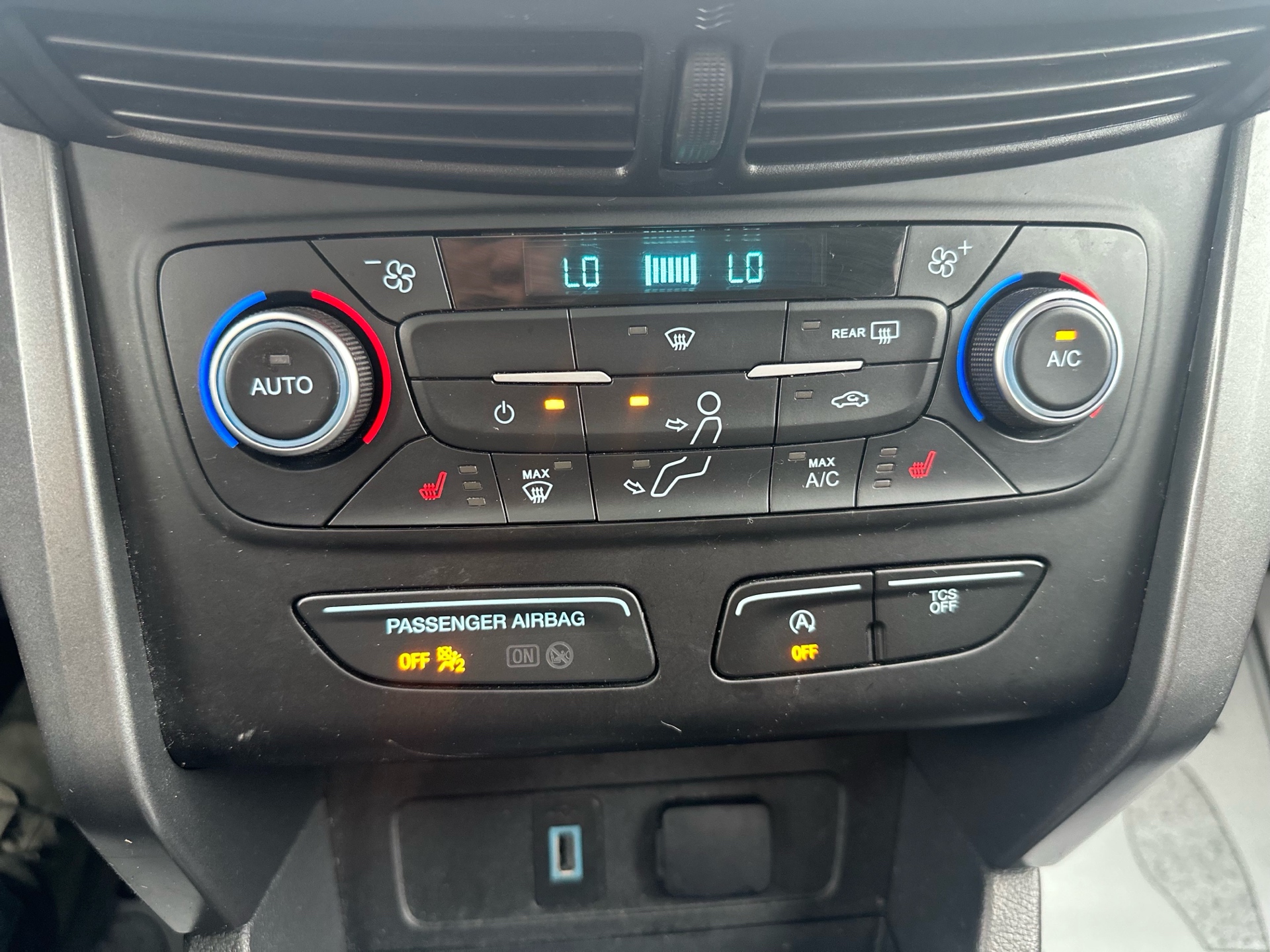 /canwestautoinc/2018-Ford-Escape-4552802553912998.jpg