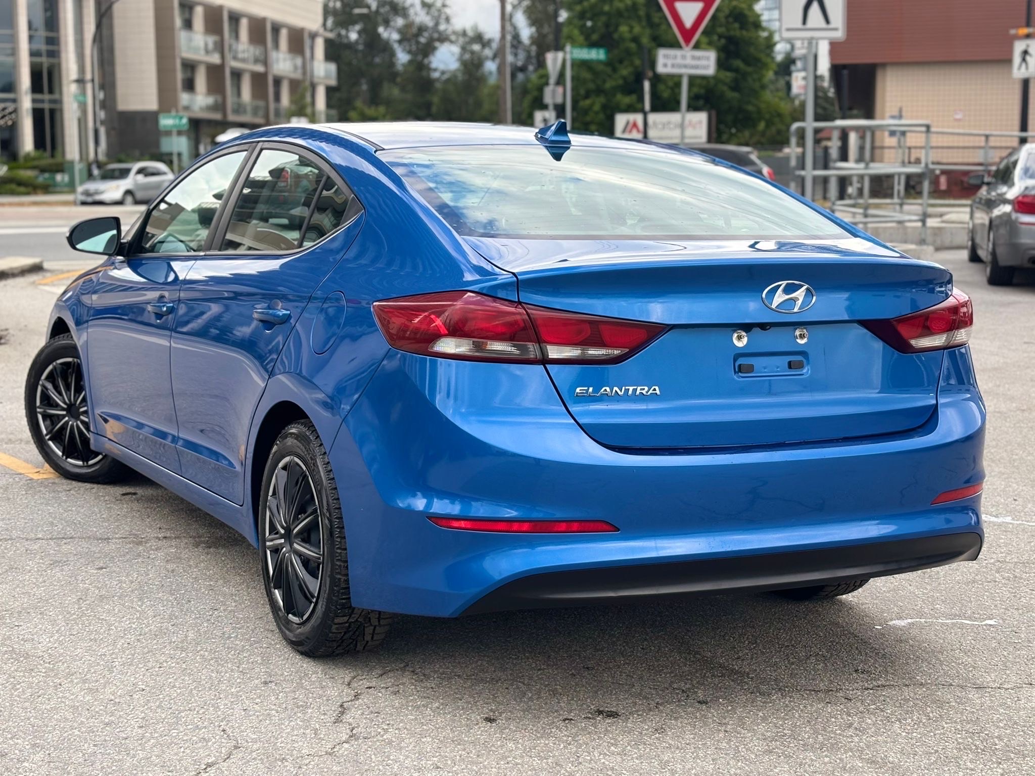 /canwestautoinc/2018-Hyundai-Elantra-9471307516499439.jpg