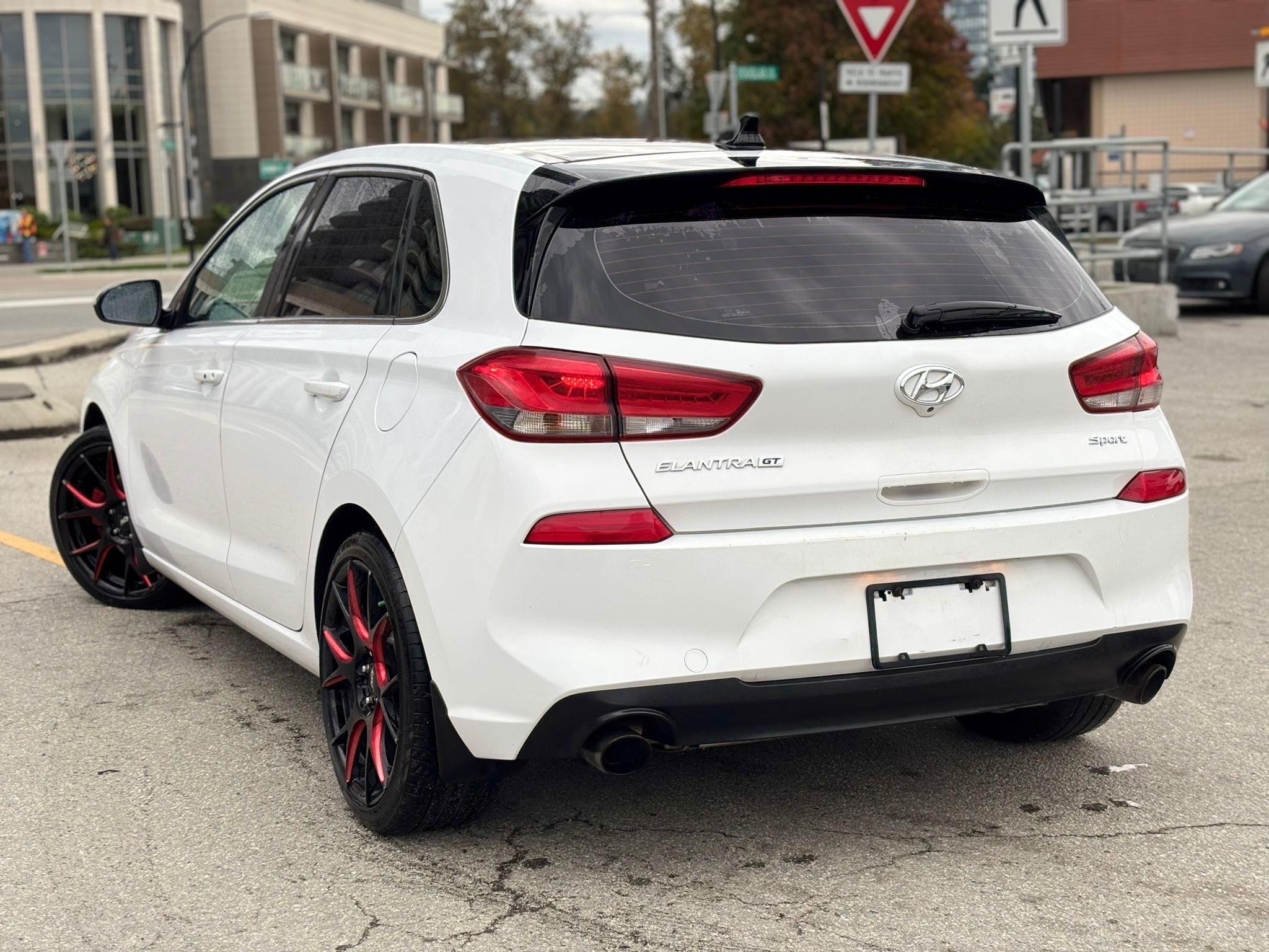 /canwestautoinc/2018-Hyundai-ElantraGT-7801257766183403.jpg