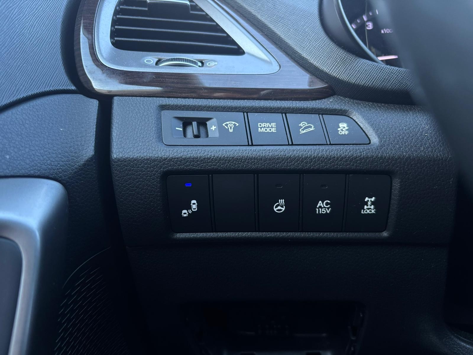 /canwestautoinc/2018-Hyundai-SantaFe-1812724381453783.jpg