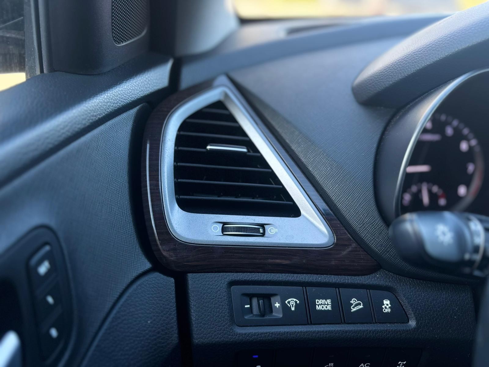 /canwestautoinc/2018-Hyundai-SantaFe-48384242733804417.jpg