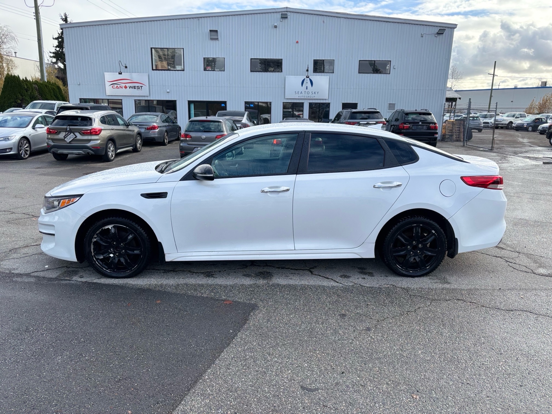 /canwestautoinc/2018-Kia-Optima-08259292686678243.jpg