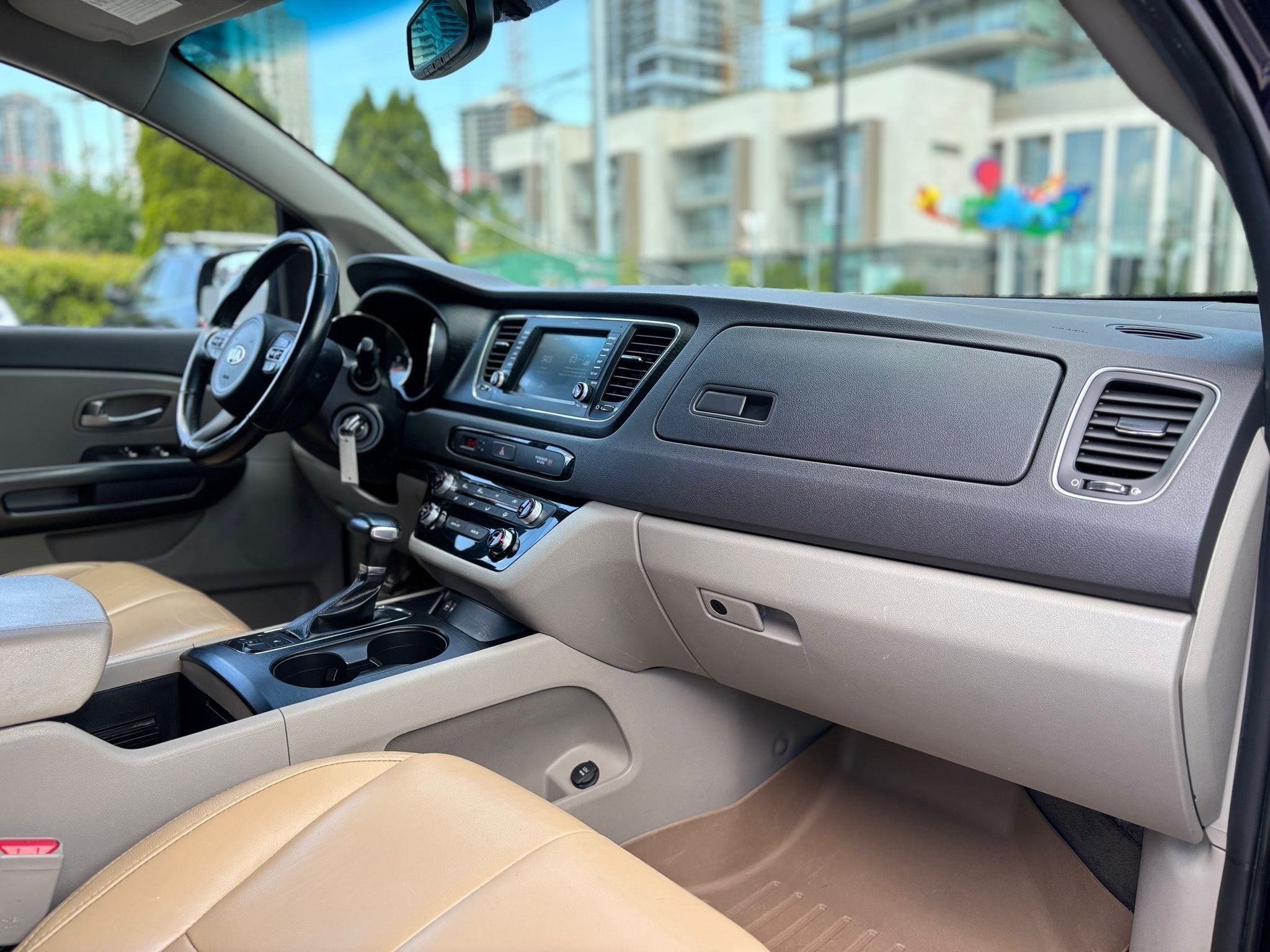 /canwestautoinc/2018-Kia-Sedona-44244358844233656.jpg