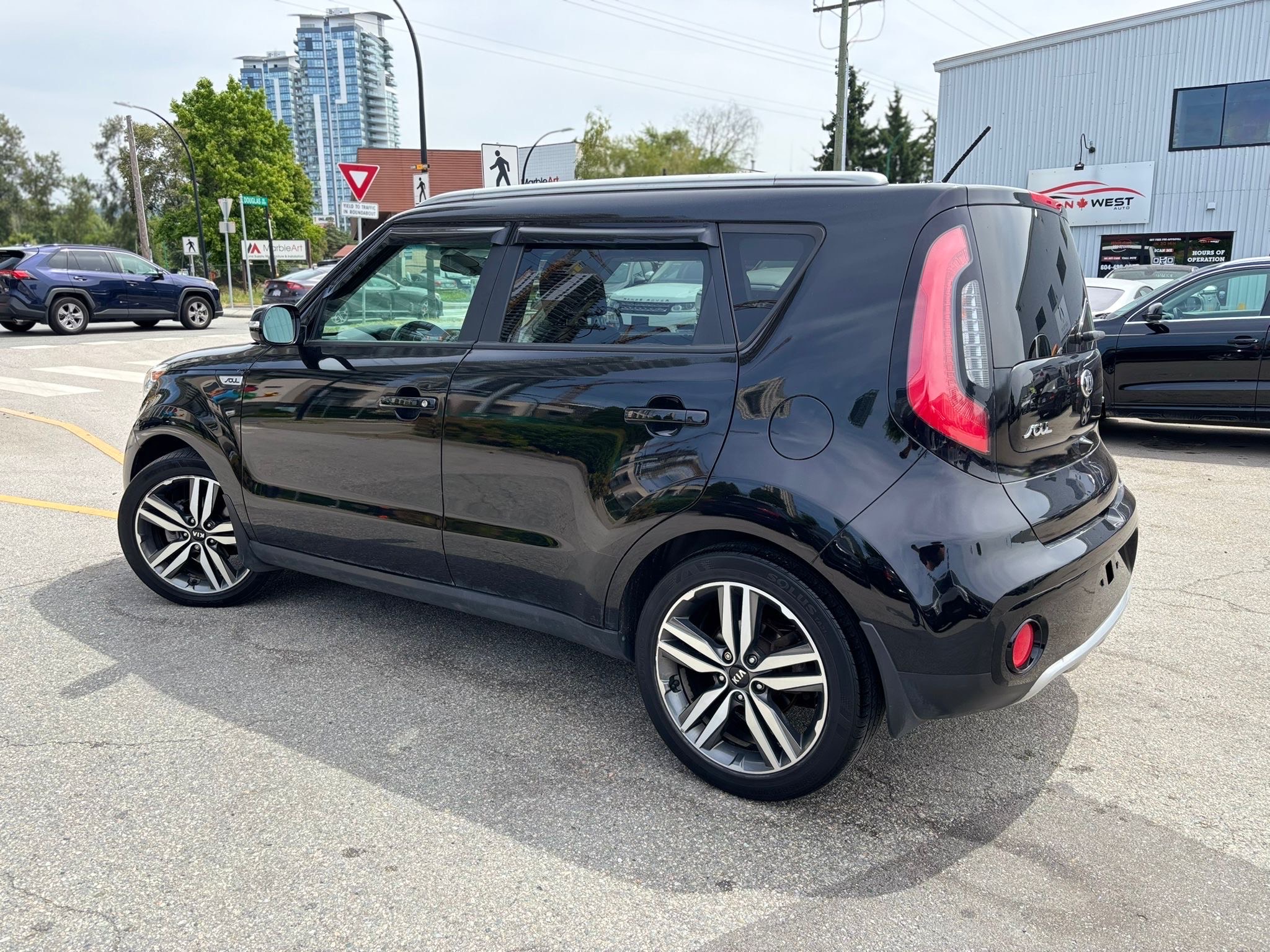 /canwestautoinc/2018-Kia-Soul-1945799988309611.jpg