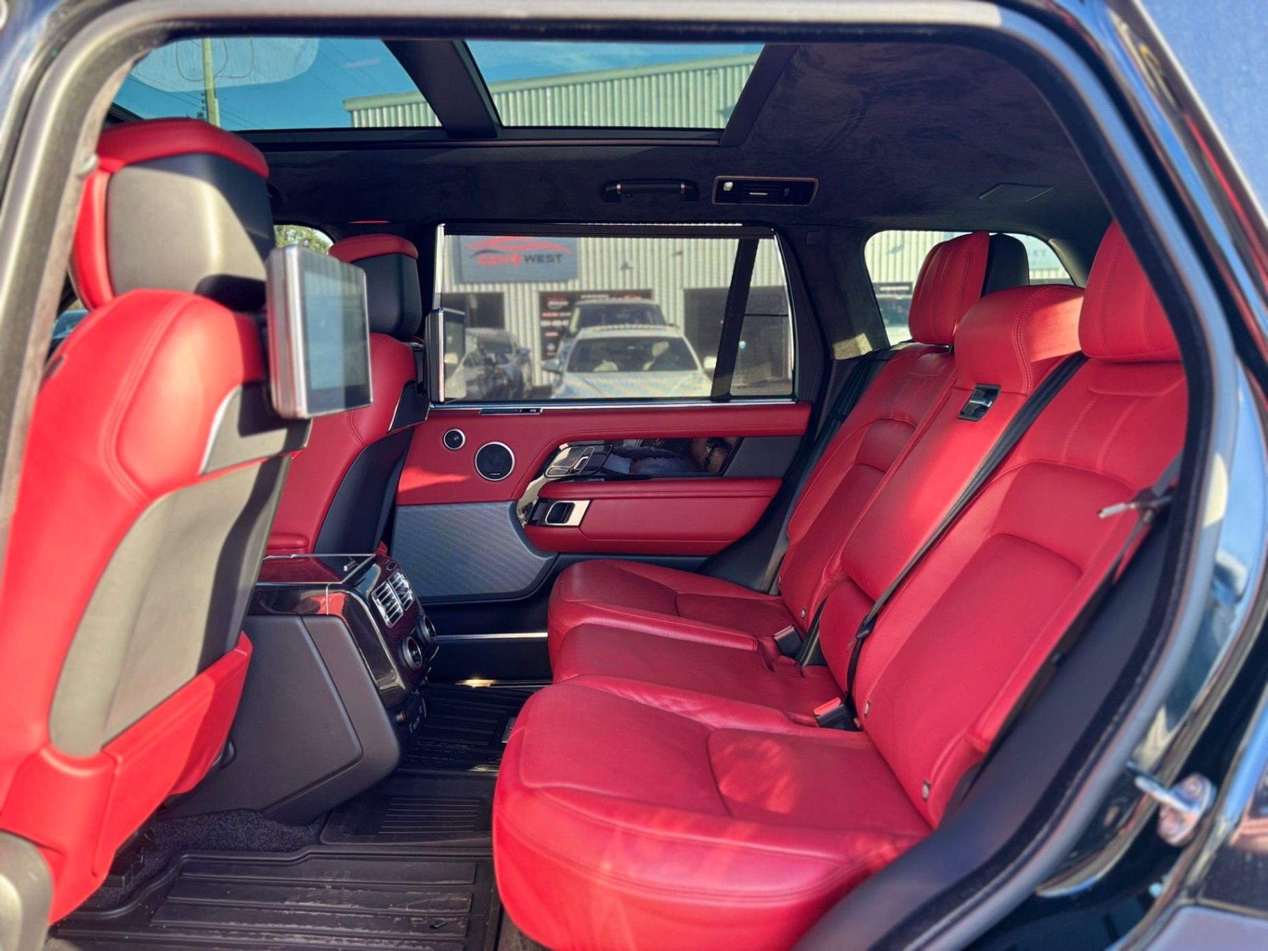 /canwestautoinc/2018-LandRover-RangeRover-1531105323730677.jpg