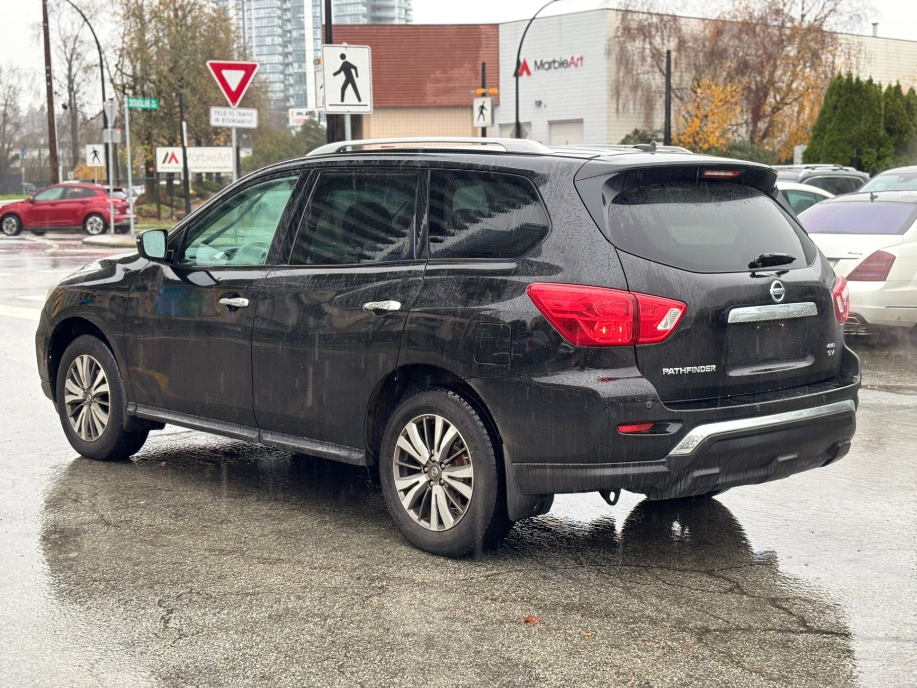 /canwestautoinc/2018-Nissan-Pathfinder-0473341425509175.jpg