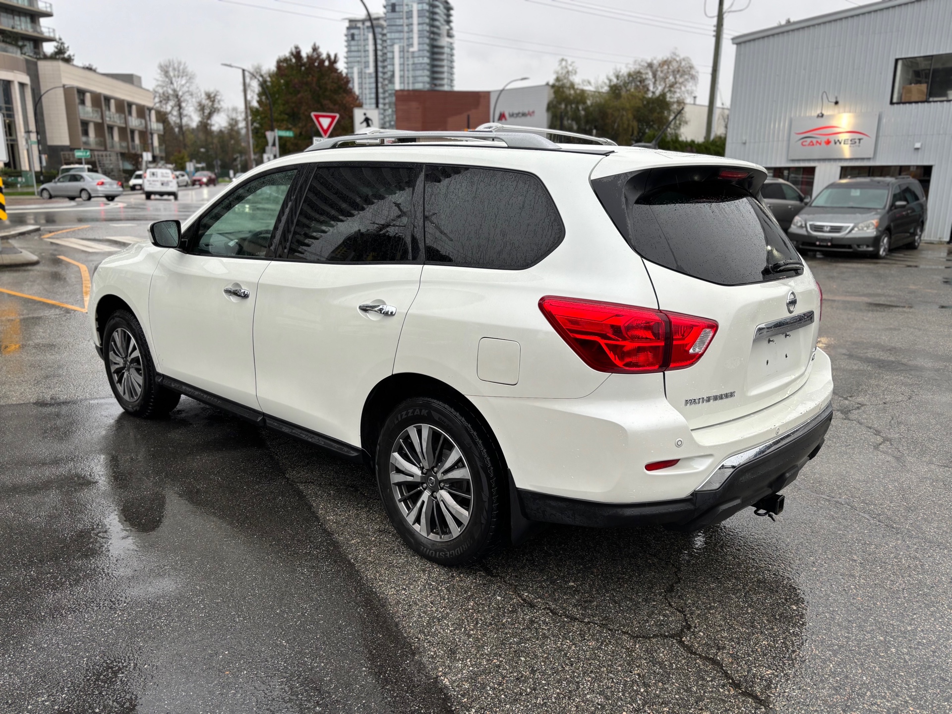 /canwestautoinc/2018-Nissan-Pathfinder-16625987107927553.jpg