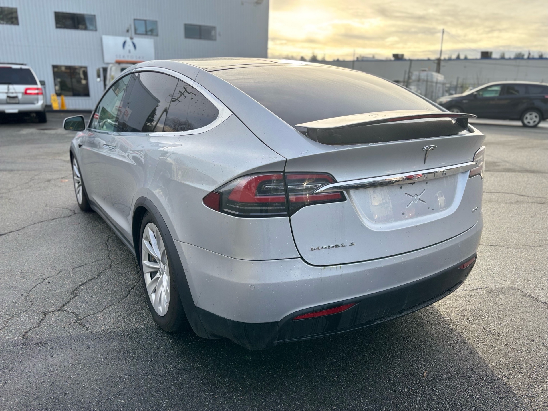 /canwestautoinc/2018-Tesla-ModelX-668977443278101.jpg