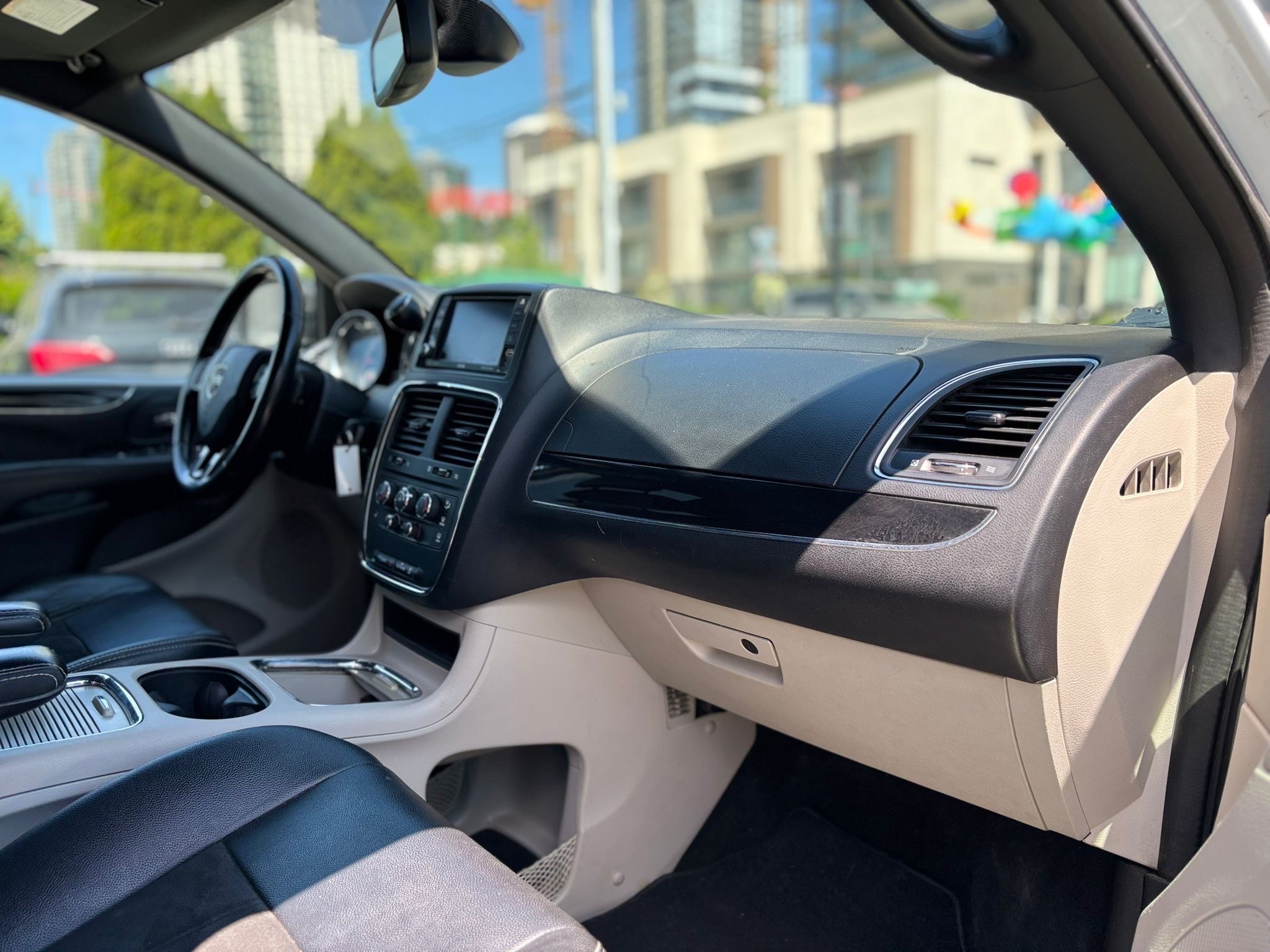 /canwestautoinc/2019-Dodge-GrandCaravan-016110454076055936.jpg