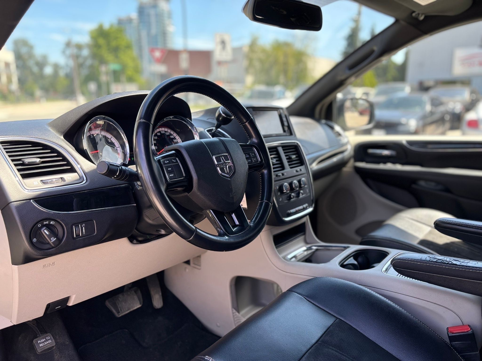 /canwestautoinc/2019-Dodge-GrandCaravan-5271661496082582.jpg