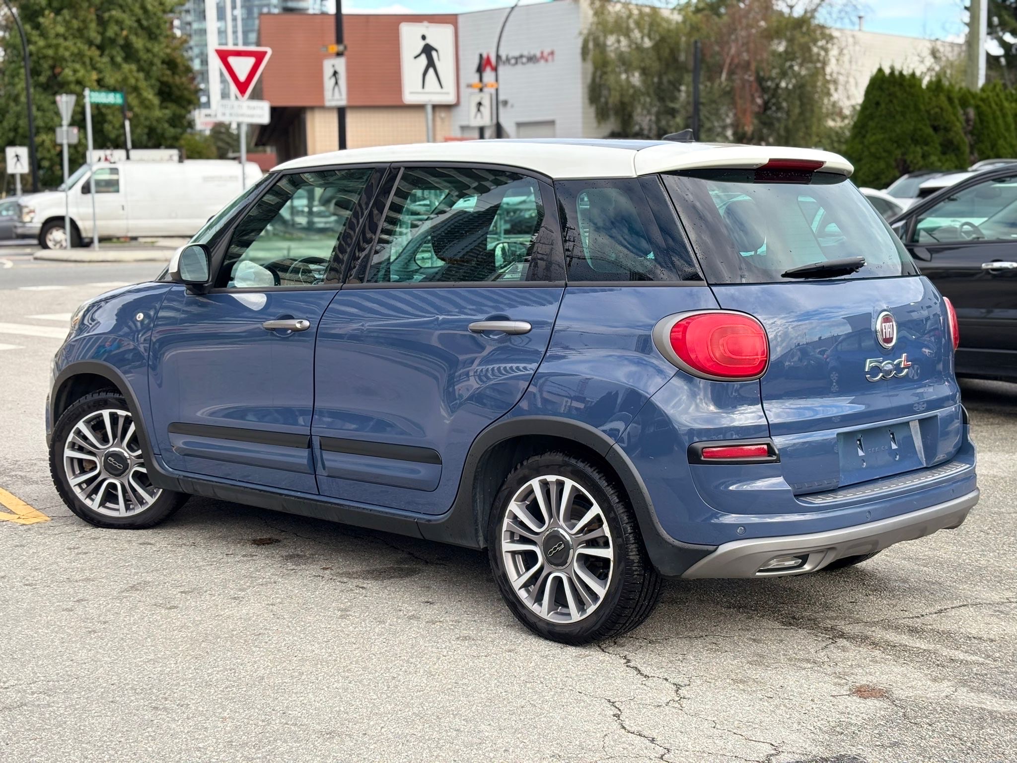 /canwestautoinc/2019-FIAT-500L-13418863273184067.jpg