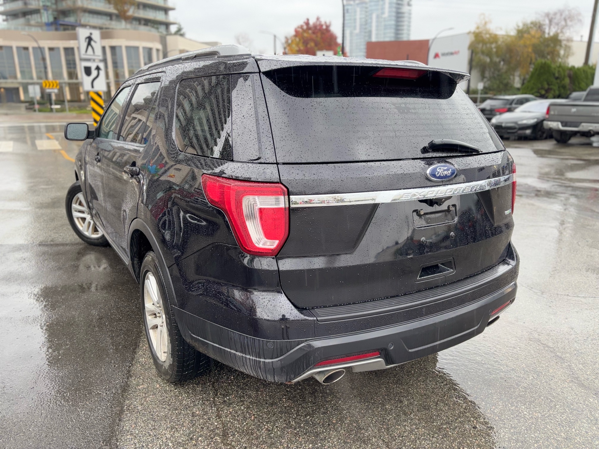 /canwestautoinc/2019-Ford-Explorer-03491270875079011.jpg