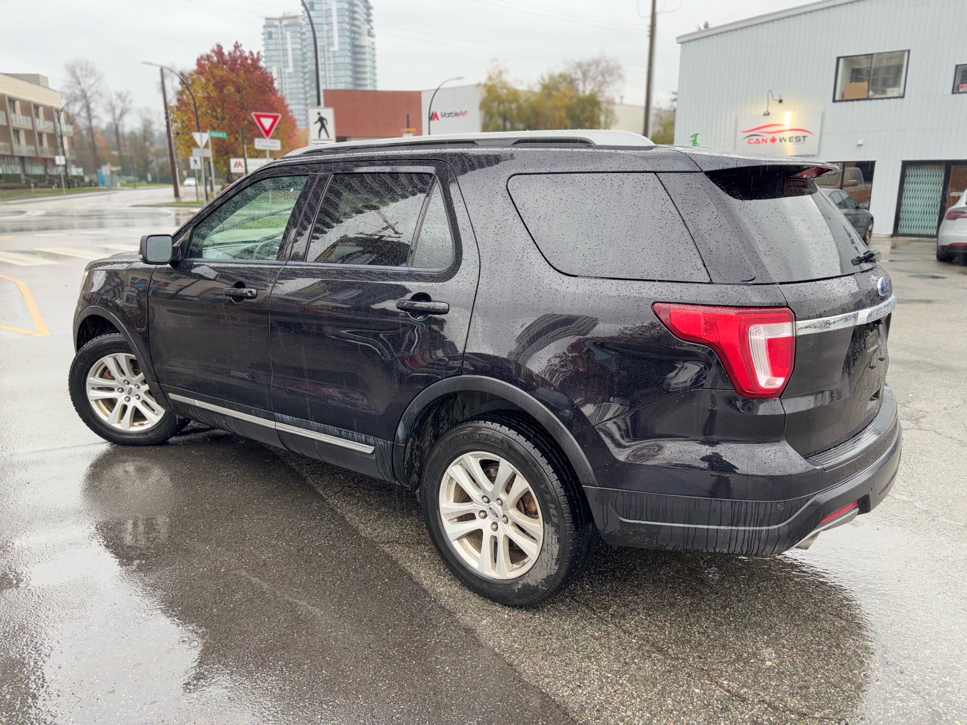 /canwestautoinc/2019-Ford-Explorer-5286496645671928.jpg