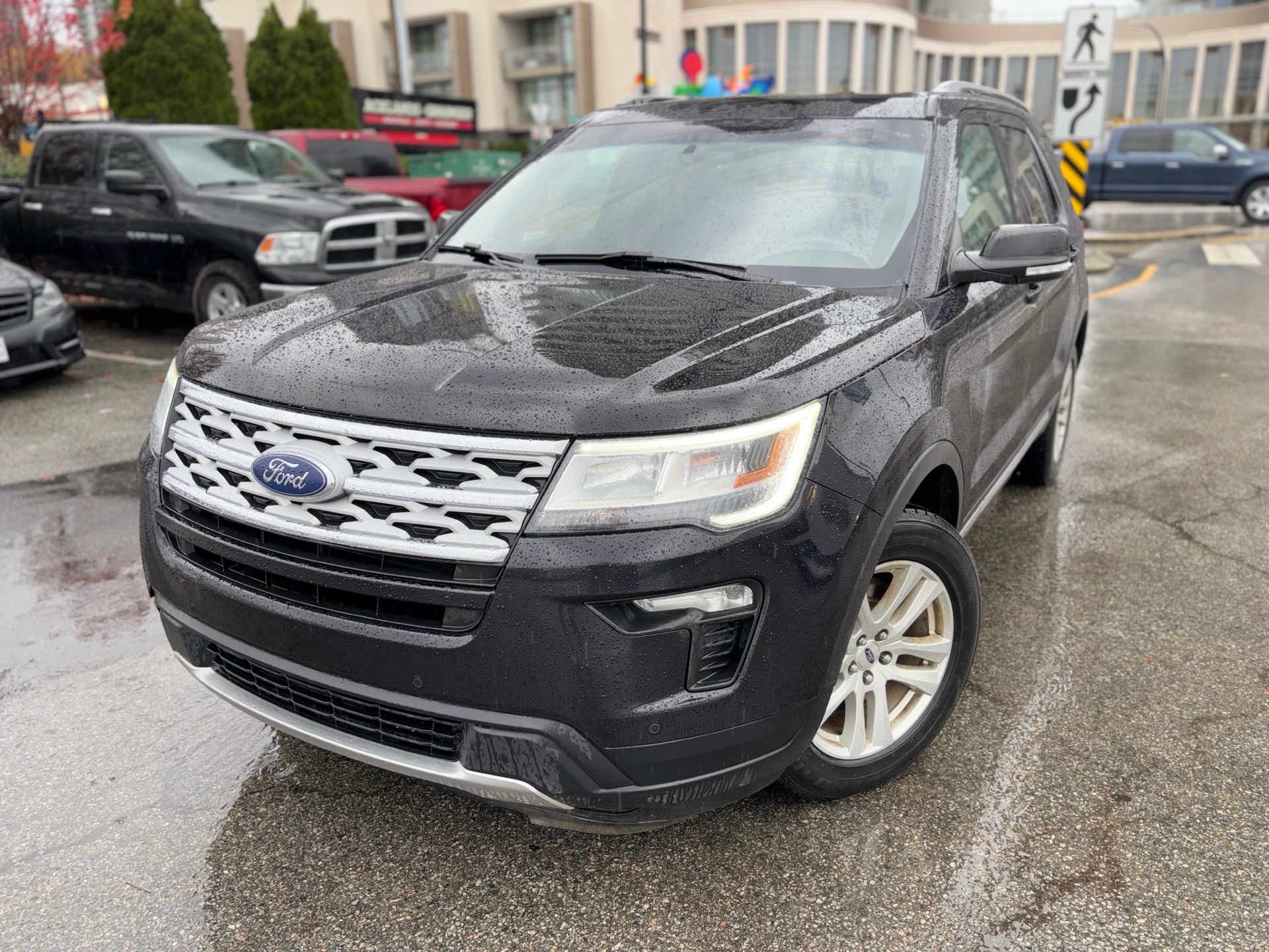 /canwestautoinc/2019-Ford-Explorer-8392268580810807.jpg