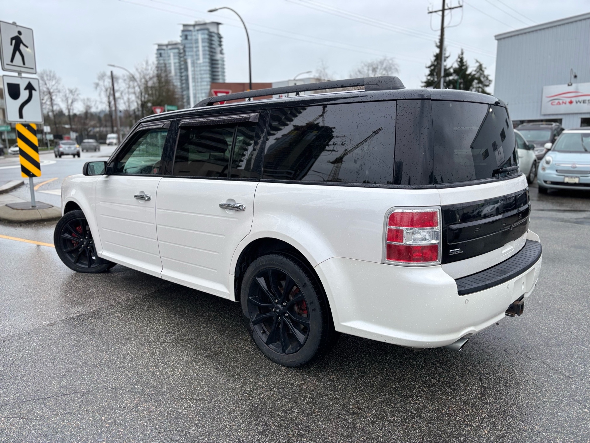 /canwestautoinc/2019-Ford-Flex-018164104261880087.jpg