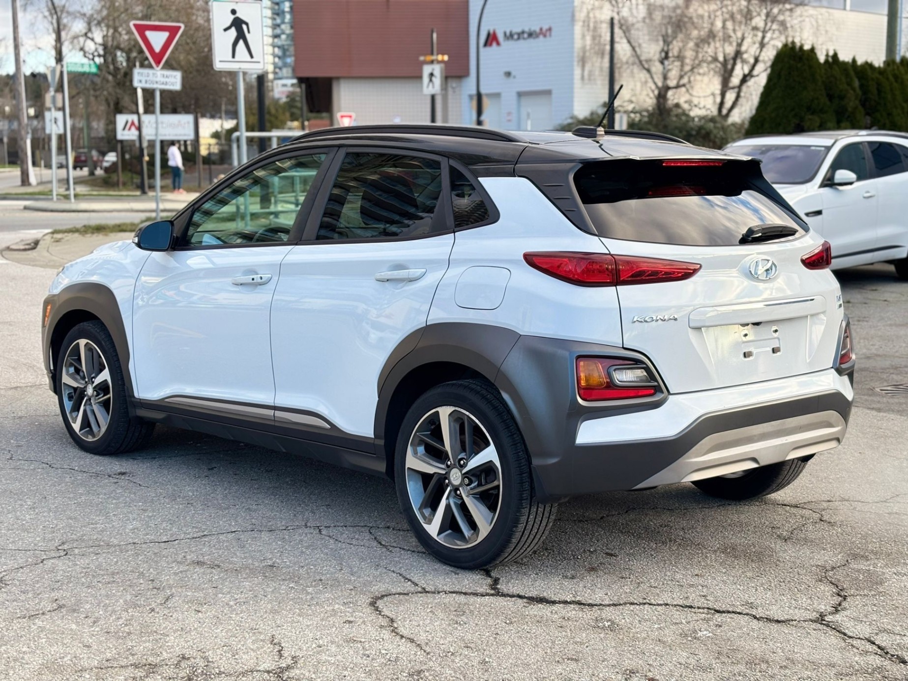 /canwestautoinc/2019-Hyundai-Kona-9878458426408894.jpg