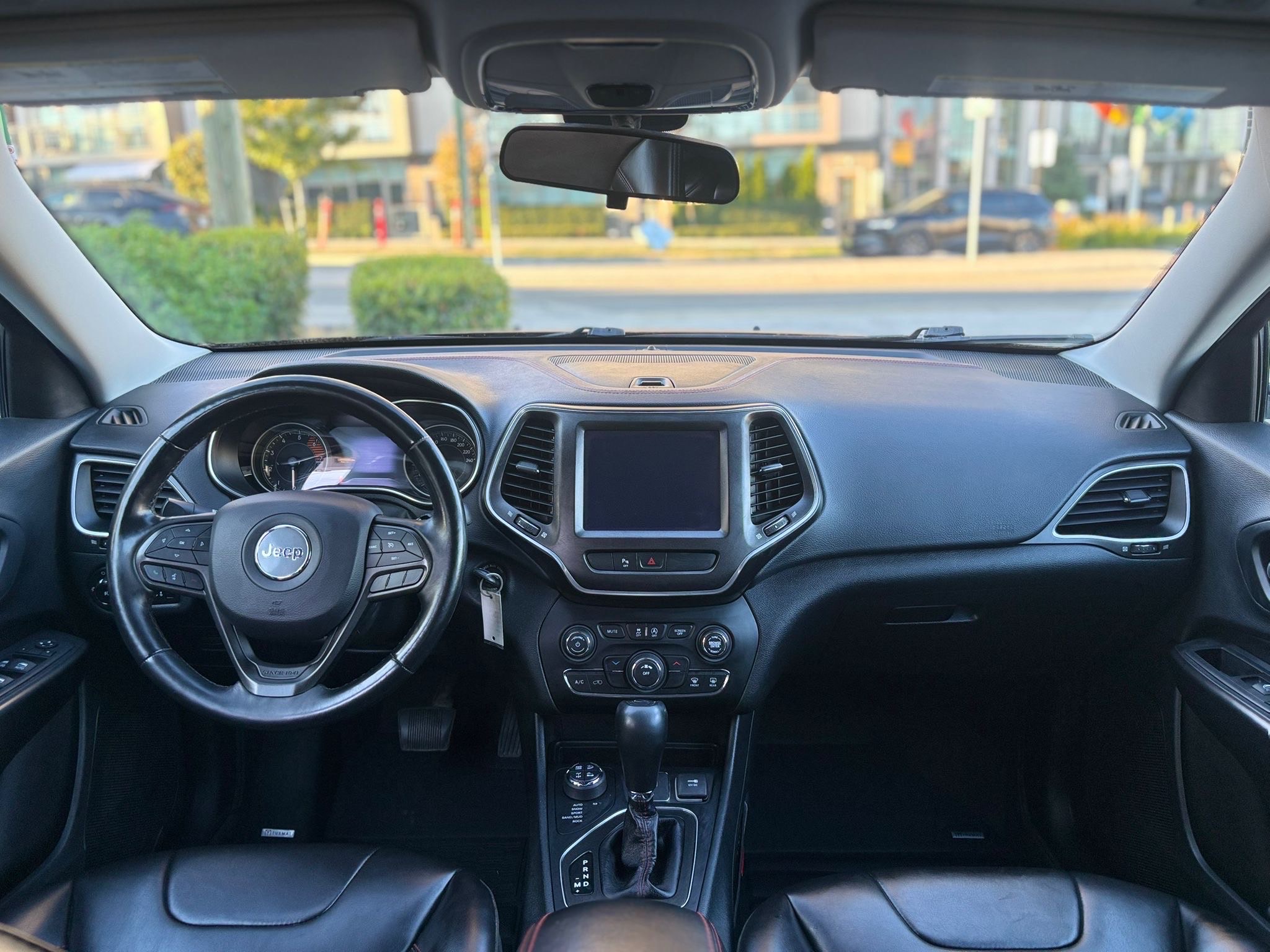 /canwestautoinc/2019-Jeep-Cherokee-33189629761810147.jpg