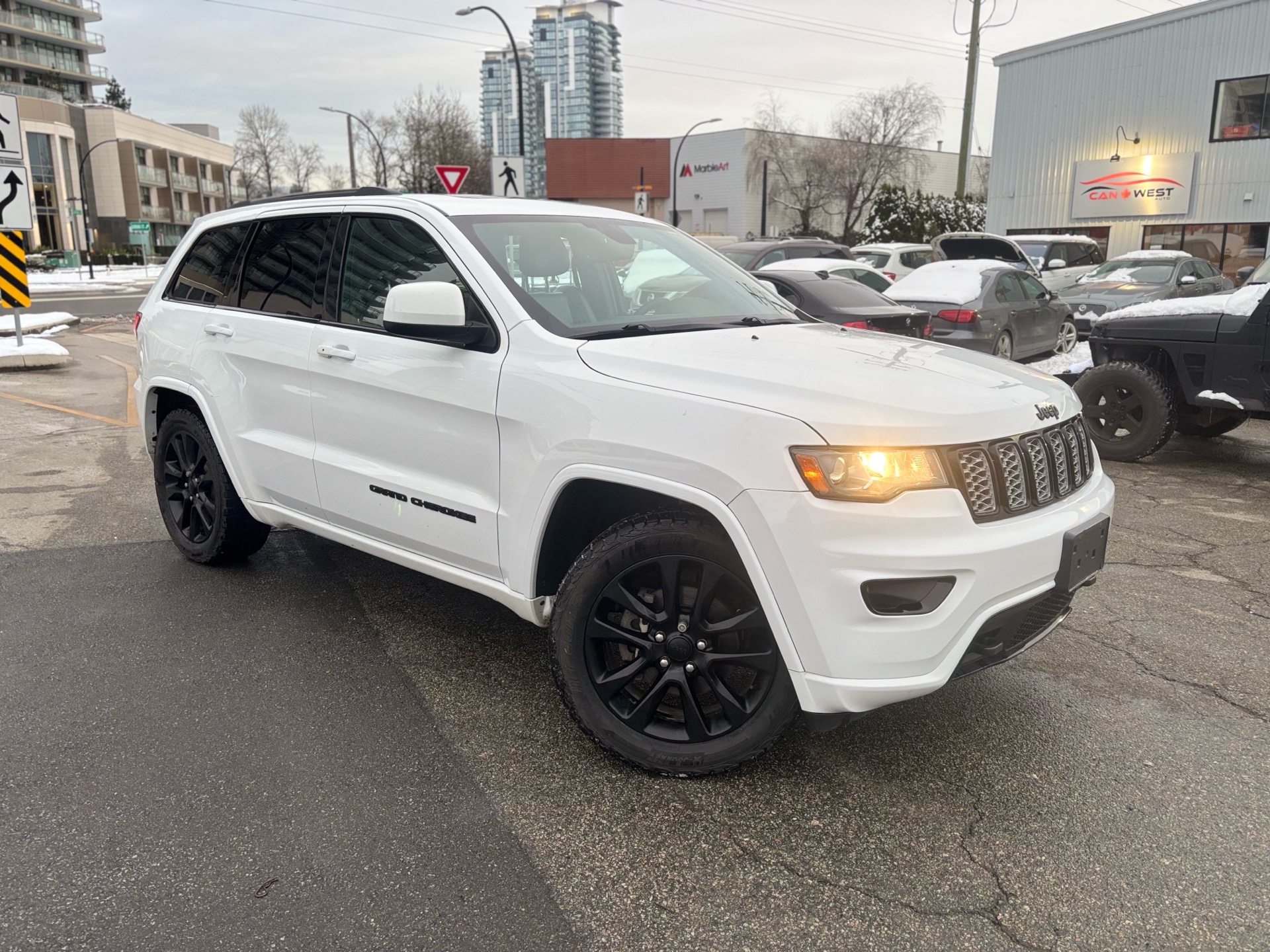 /canwestautoinc/2019-Jeep-GrandCherokee-03696570215272499.jpg