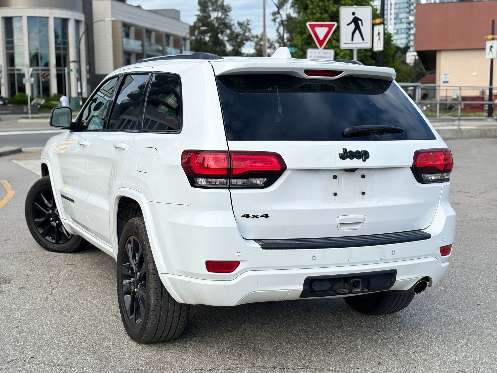 /canwestautoinc/2019-Jeep-GrandCherokee-2127109460831047.jpg