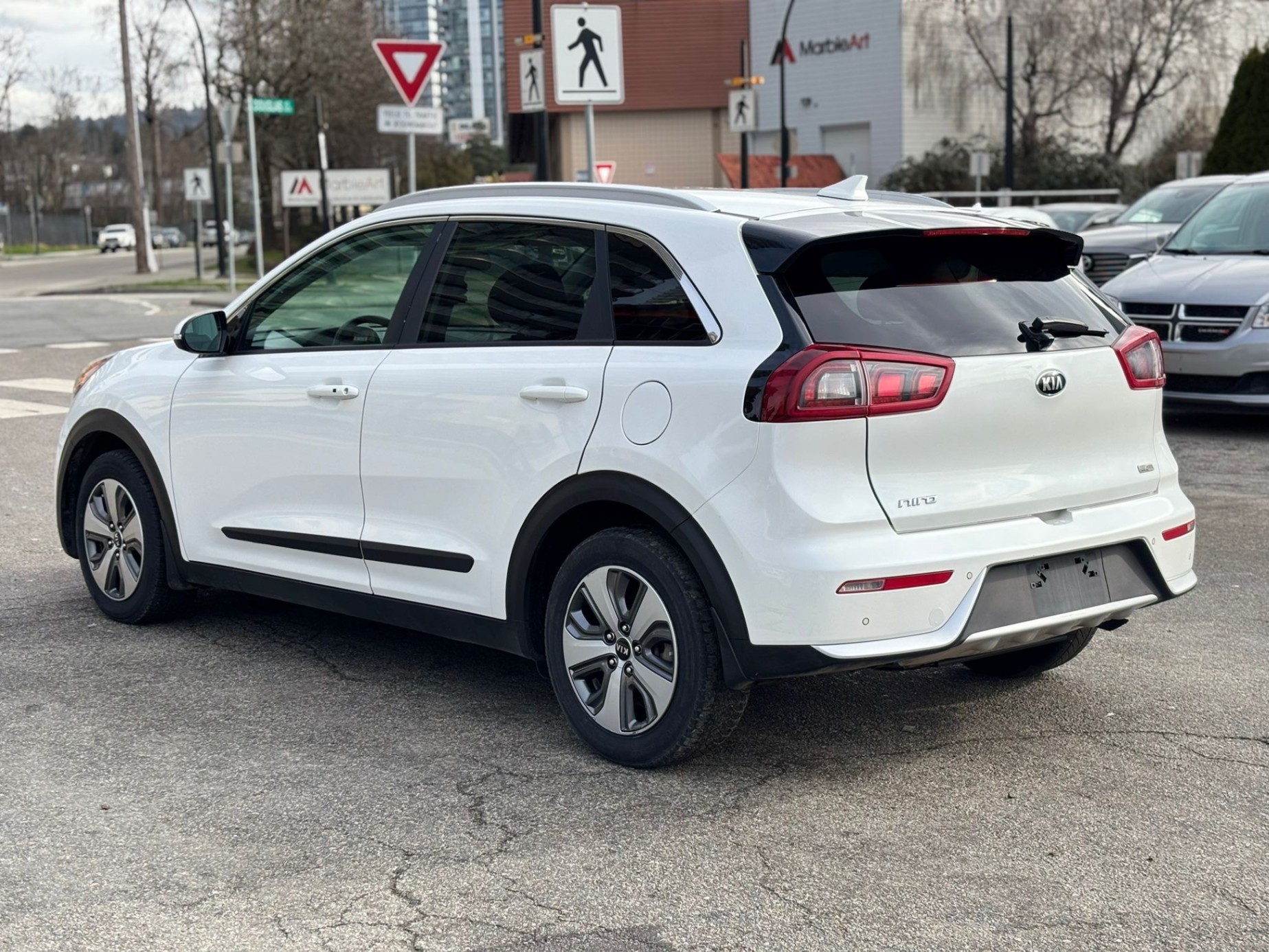 /canwestautoinc/2019-Kia-Niro-7664946890120687.jpg