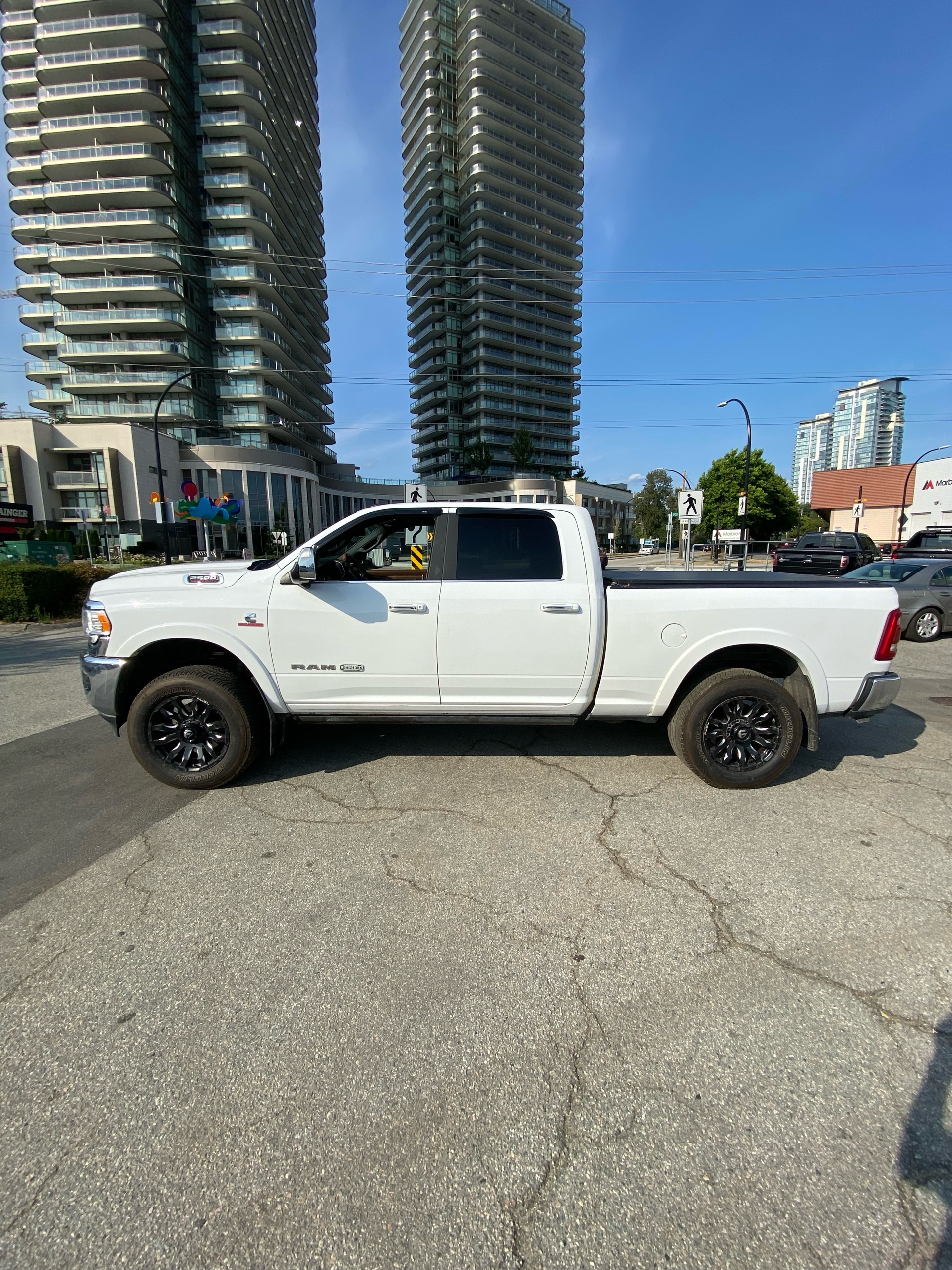/canwestautoinc/2019-Ram-2500-09299857432167702.jpg