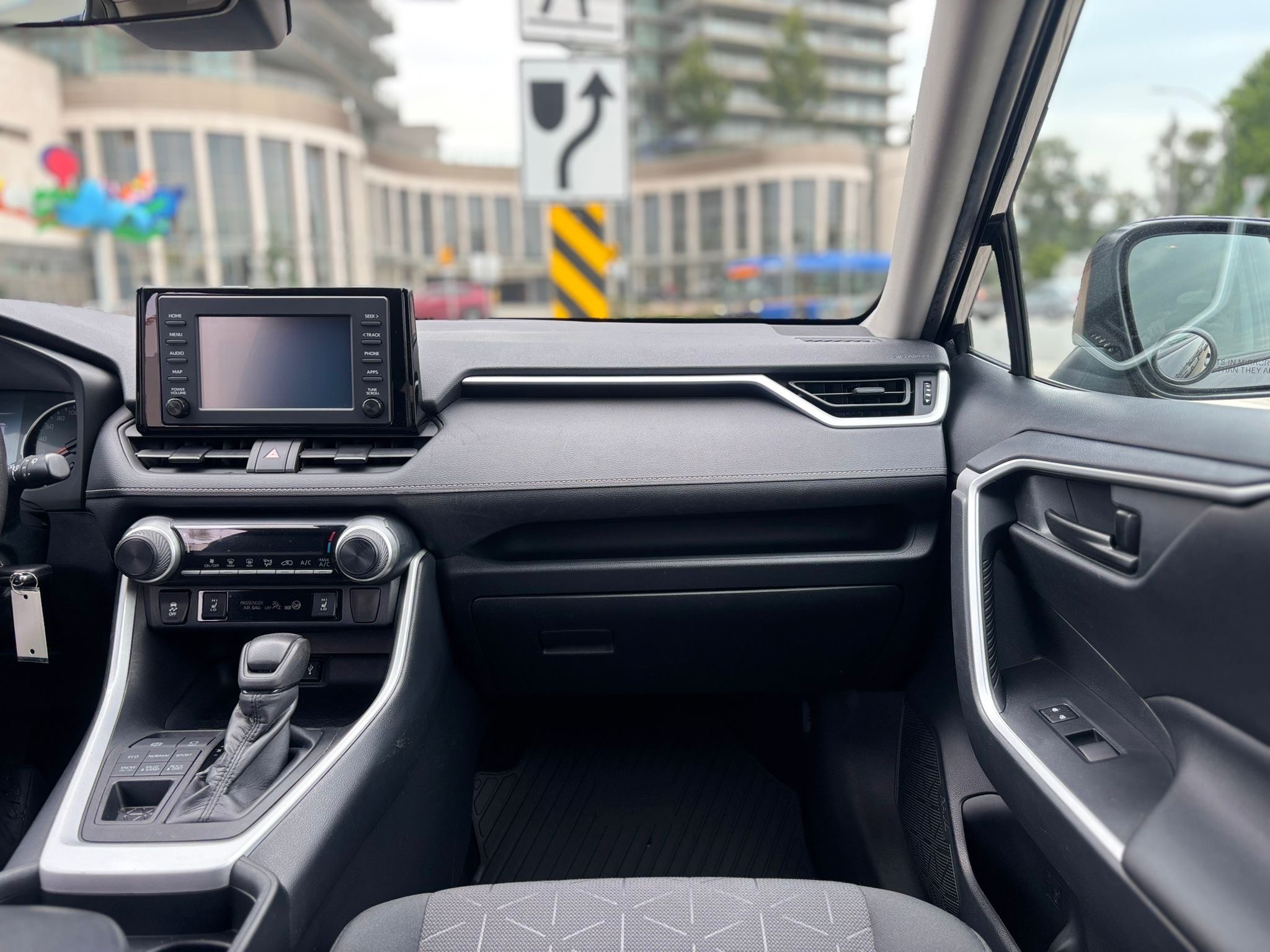 /canwestautoinc/2019-Toyota-RAV4-14333964126276078.jpg
