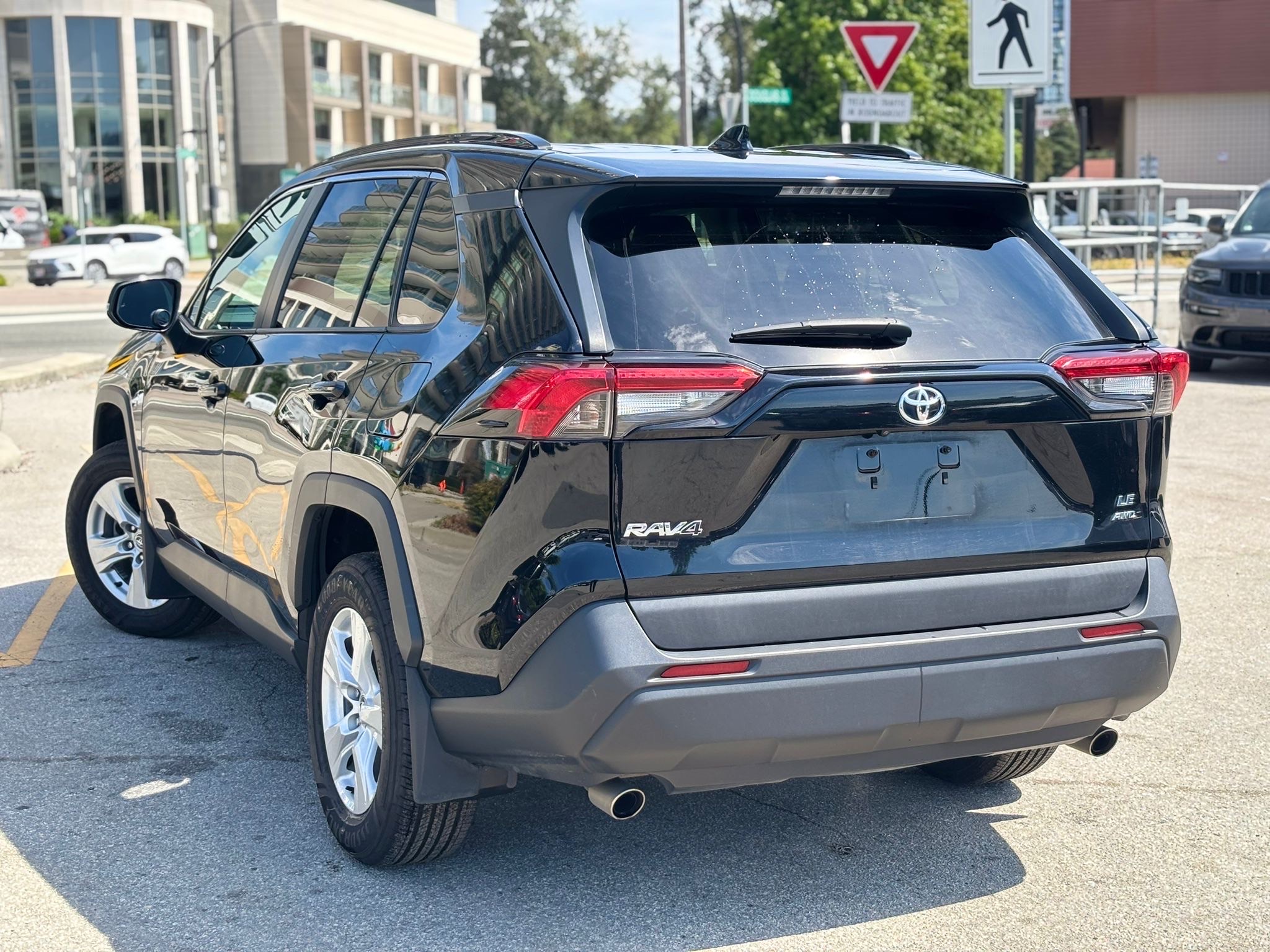 /canwestautoinc/2019-Toyota-RAV4-8504584875854184.jpg
