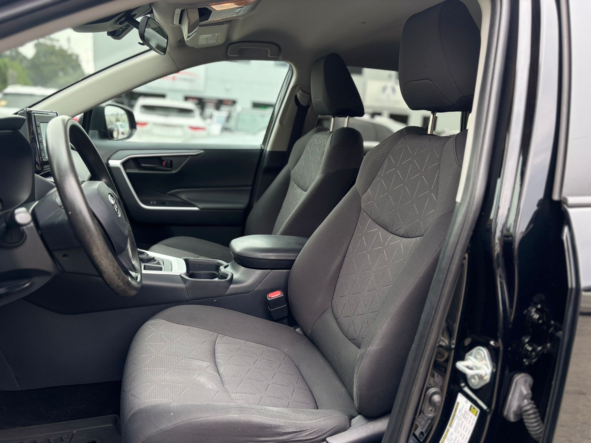/canwestautoinc/2019-Toyota-RAV4-8736967262154864.jpg