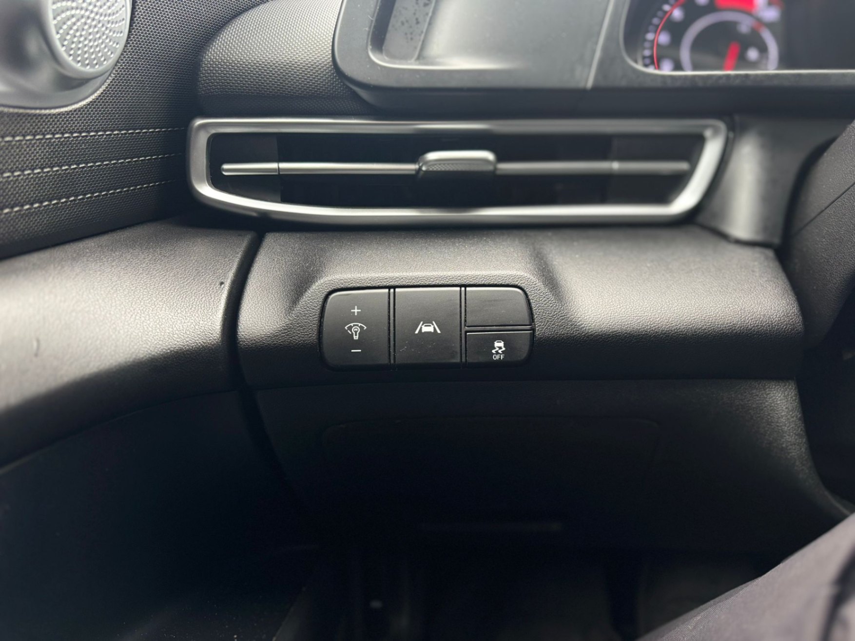 /canwestautoinc/2021-Hyundai-Elantra-27496220625753365.jpg