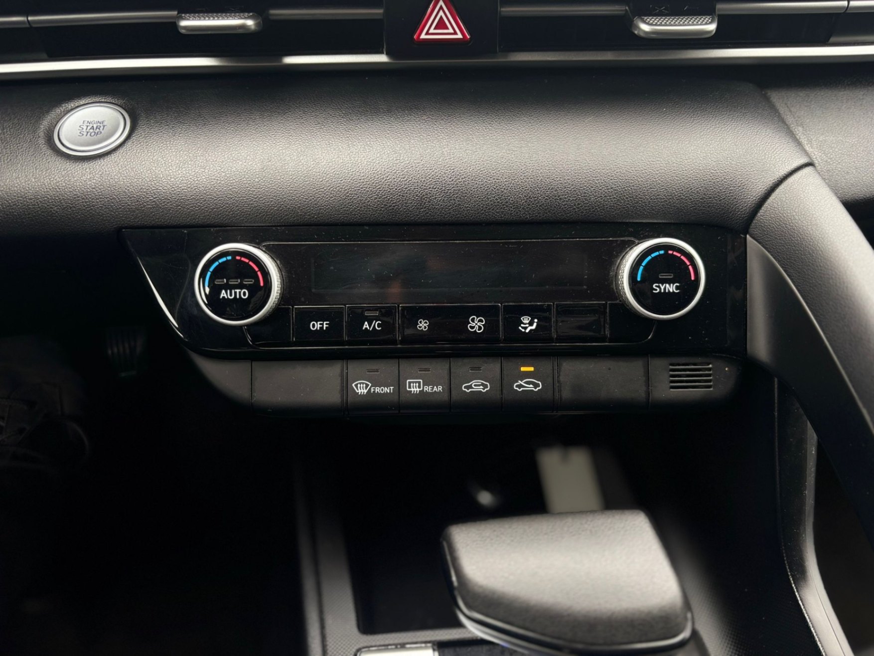 /canwestautoinc/2021-Hyundai-Elantra-8987775663416364.jpg