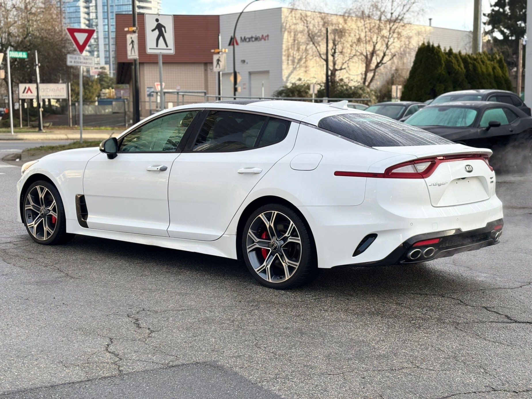 /canwestautoinc/2021-Kia-Stinger-22756417777450277.jpg