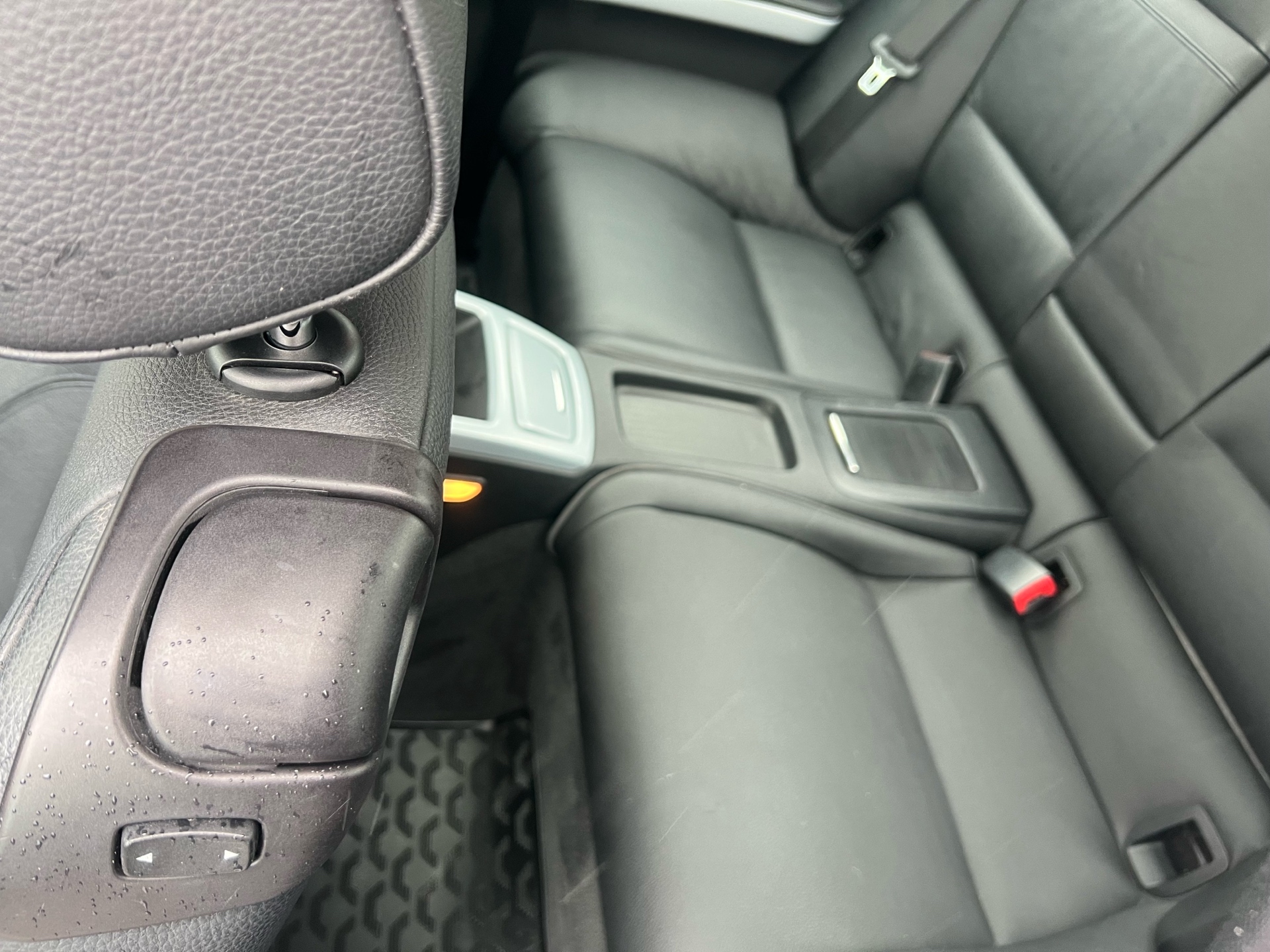 /carage/2010-BMW-3Series-08515674091149461.jpg