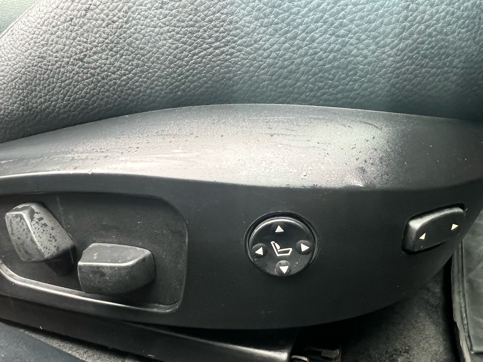 /carage/2010-BMW-3Series-7768060225342628.jpg