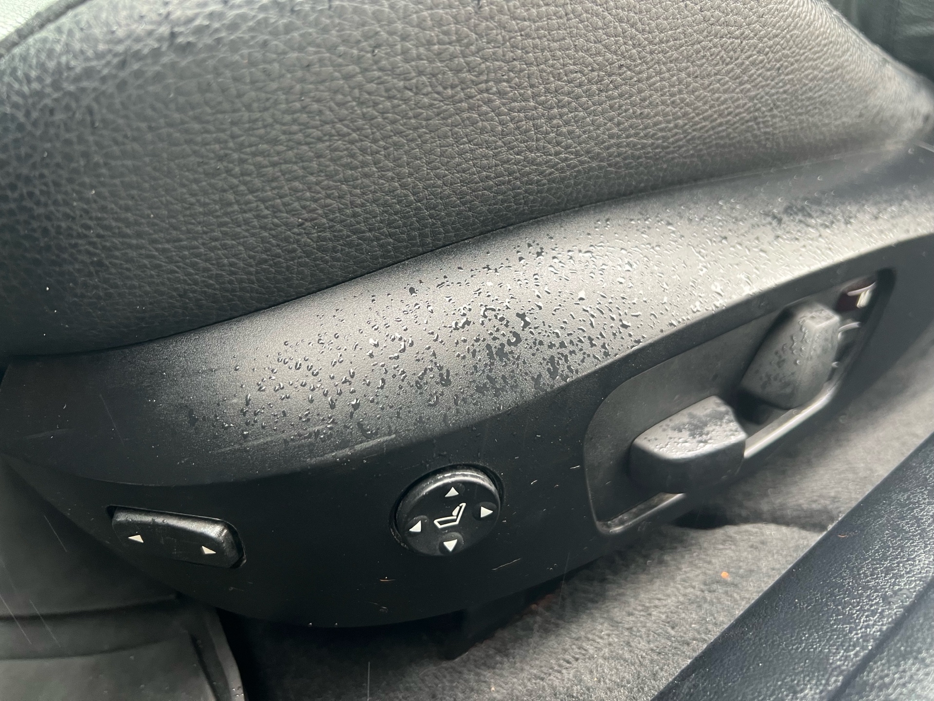 /carage/2010-BMW-3Series-9228243750851997.jpg