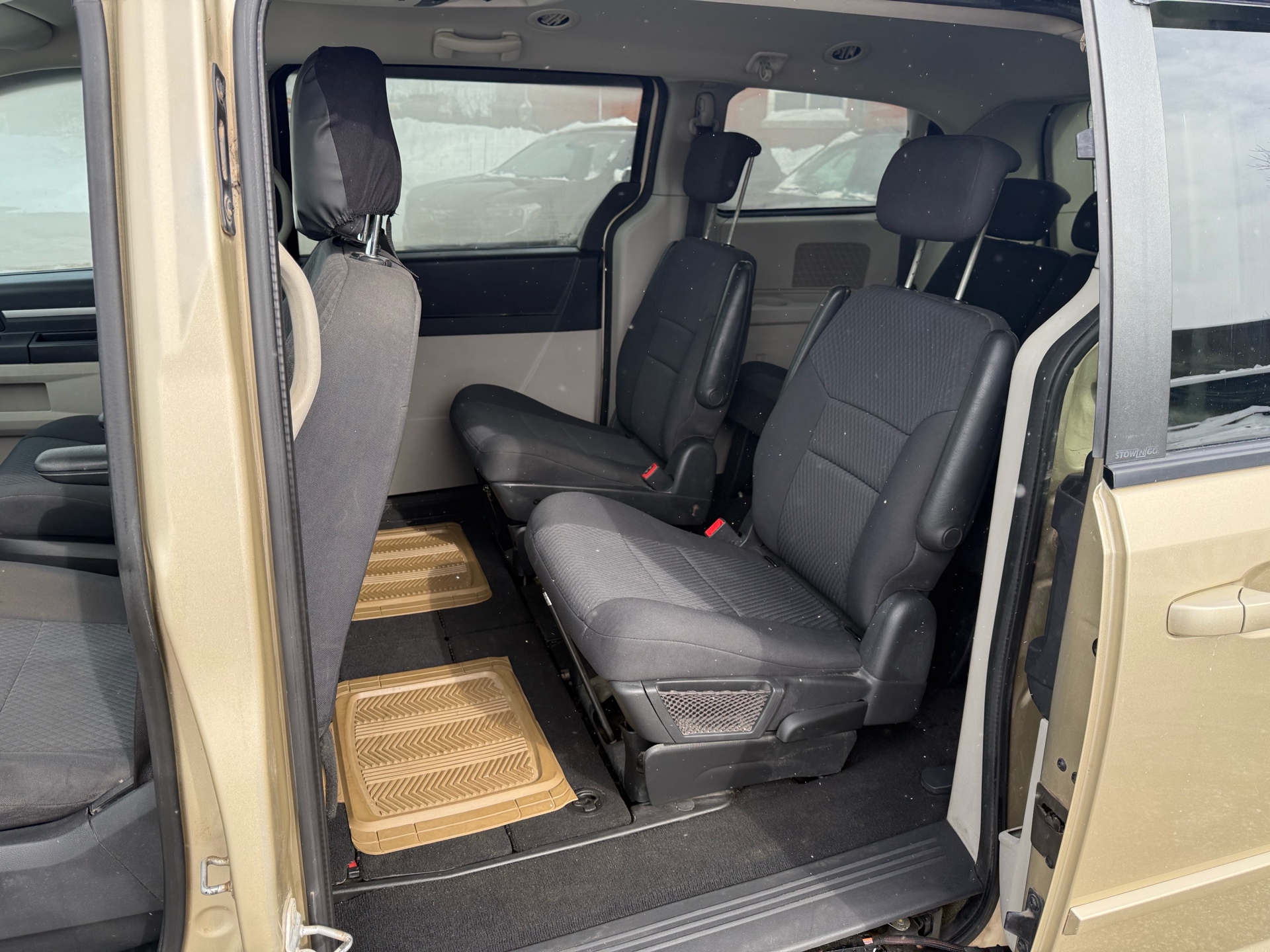 /carage/2010-Dodge-GrandCaravan-11843306375041784.jpg