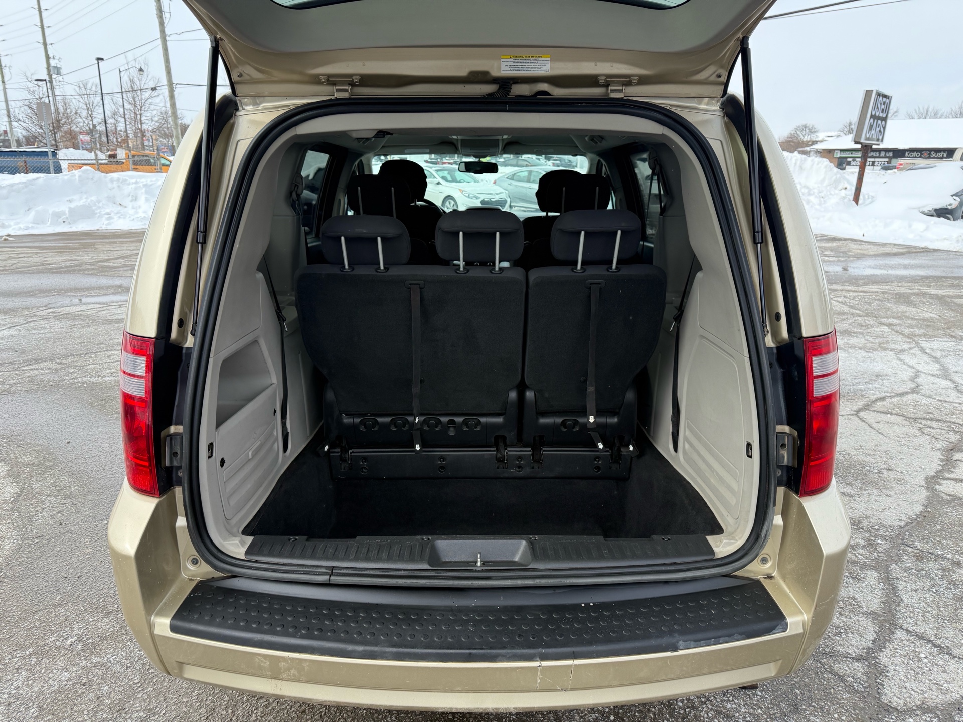 /carage/2010-Dodge-GrandCaravan-36575796299937835.jpg