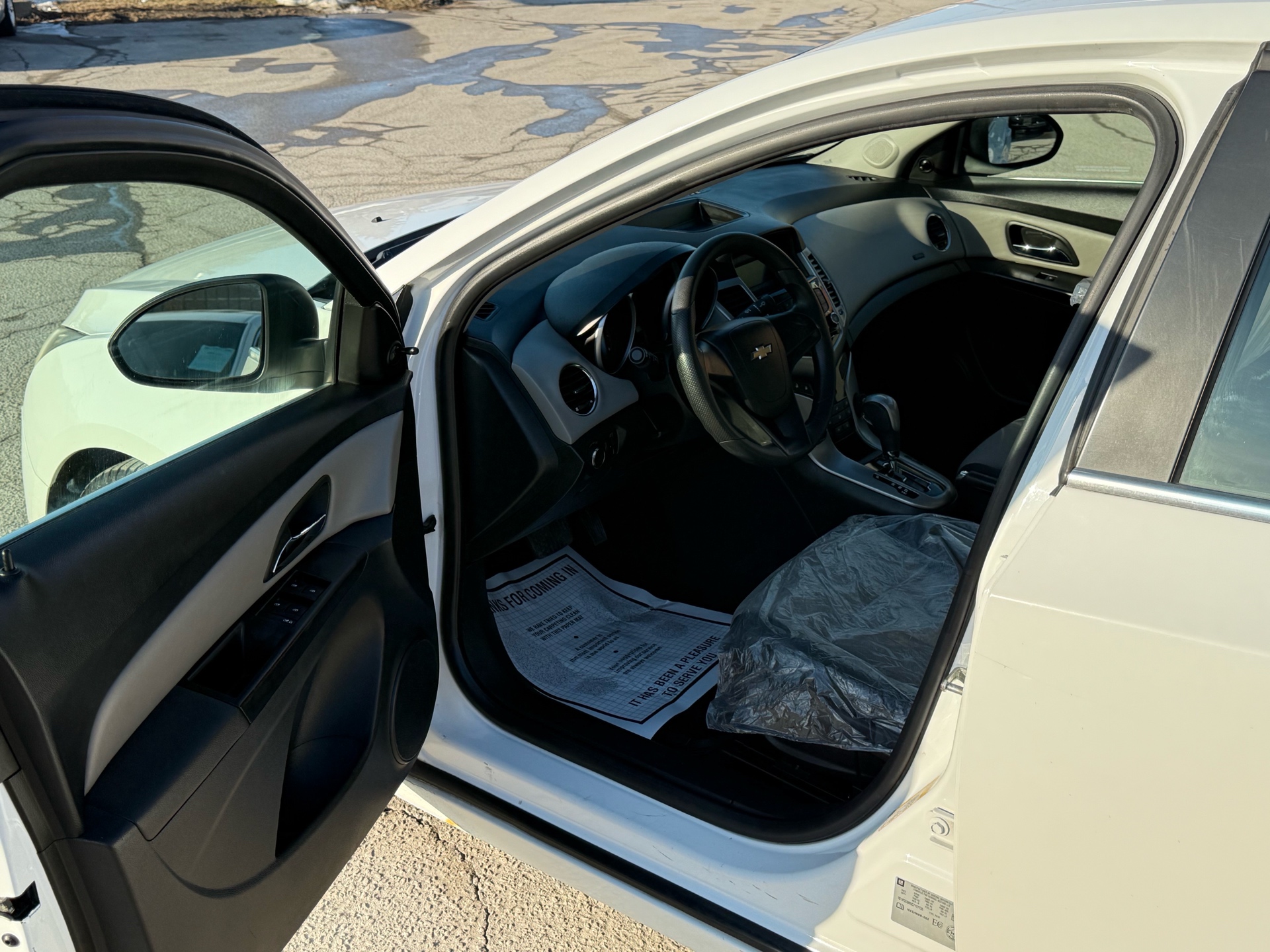 /carage/2012-Chevrolet-Cruze-23732545499405622.jpg