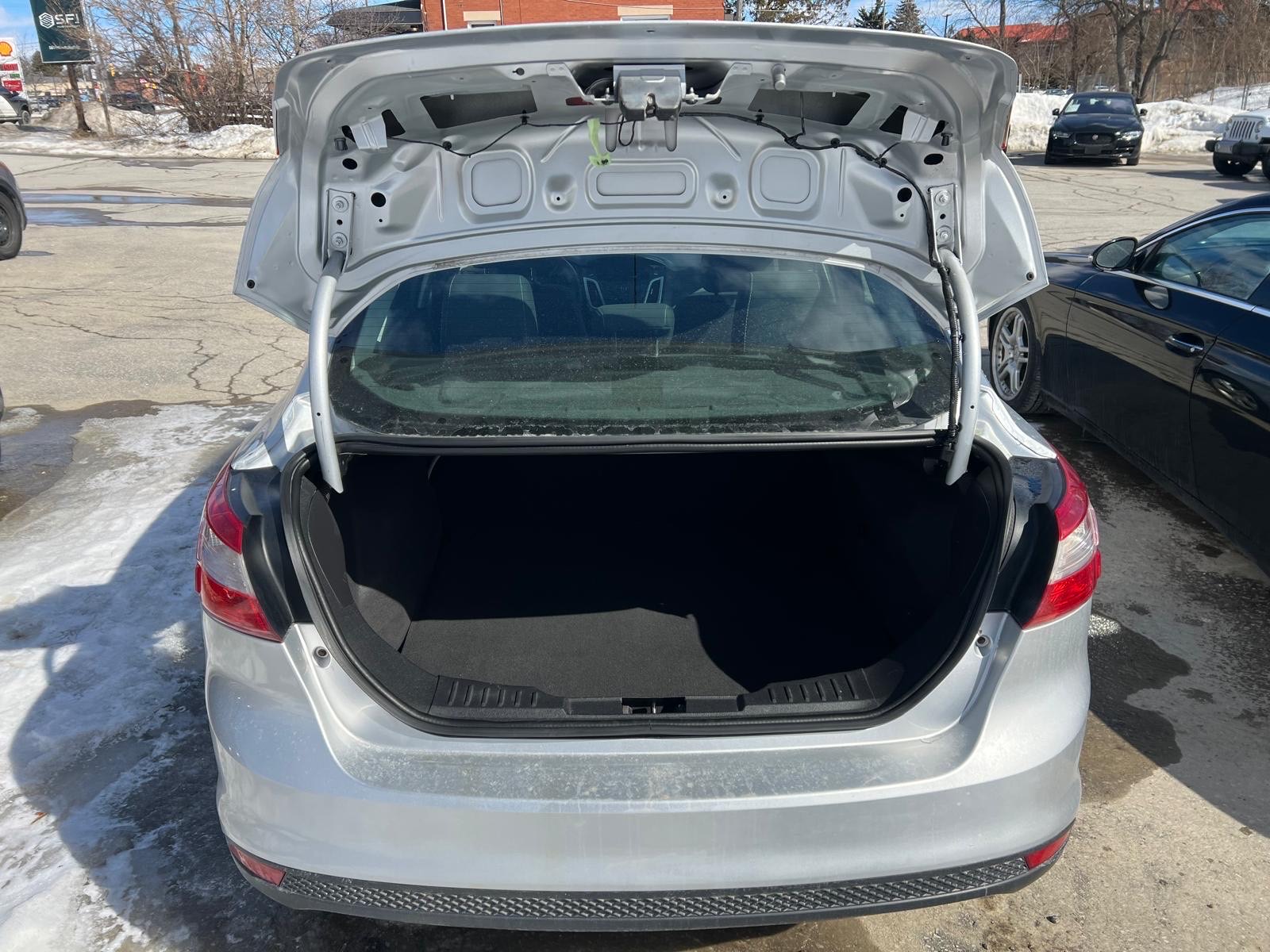 /carage/2013-Ford-Focus-5915541065177299.jpg