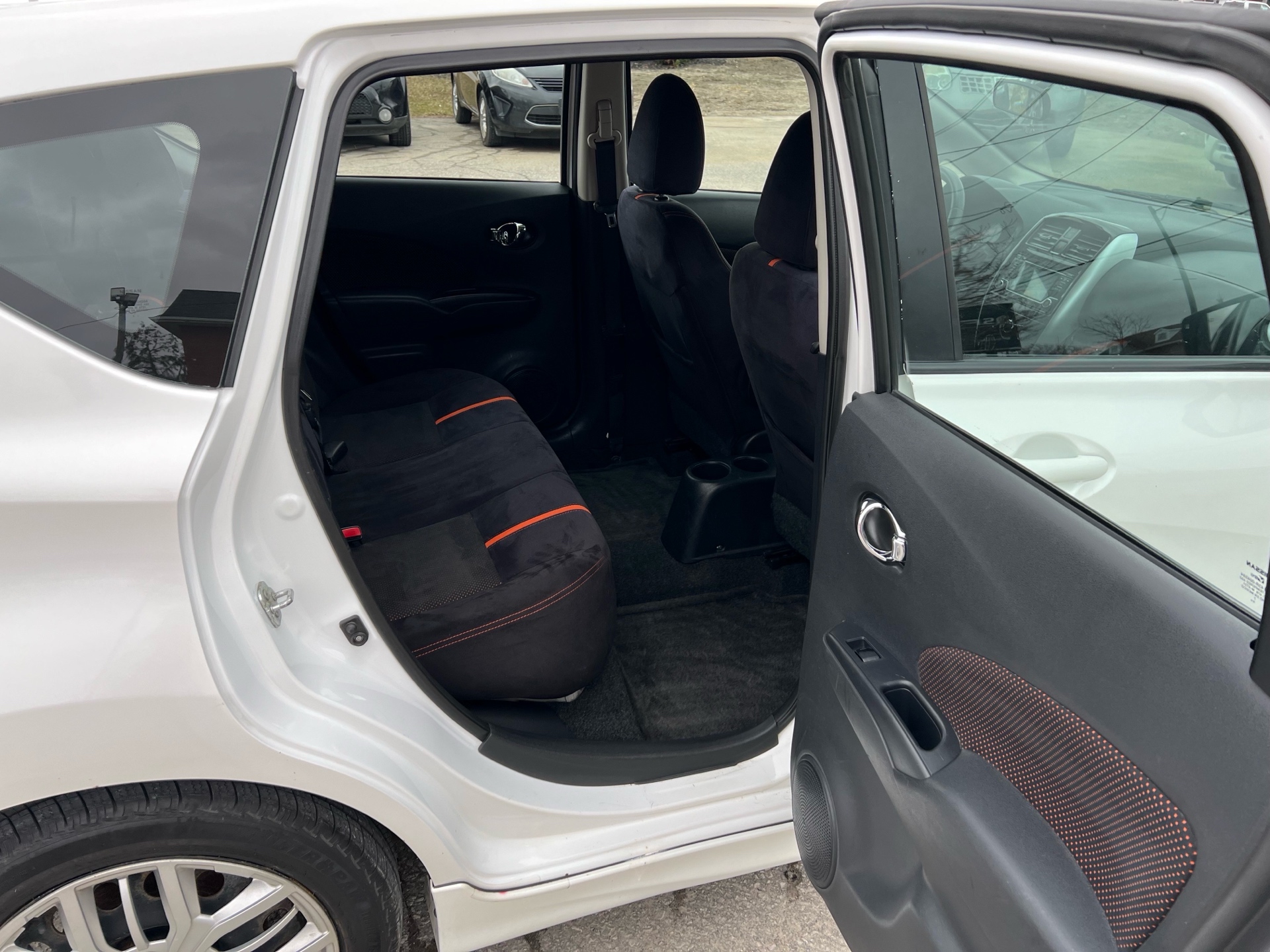 /carage/2015-Nissan-VersaNote-5986291438275293.jpg