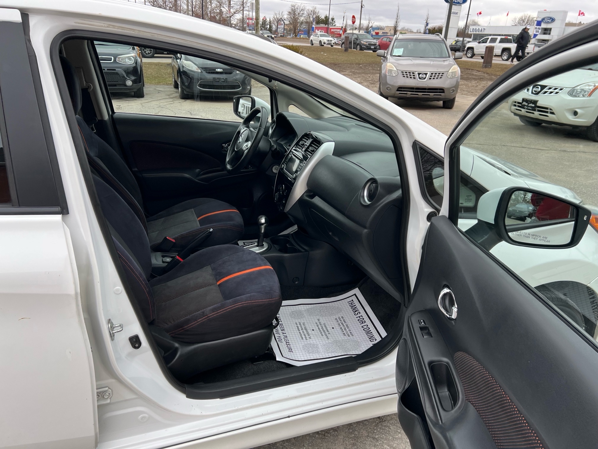 /carage/2015-Nissan-VersaNote-7402810085640998.jpg
