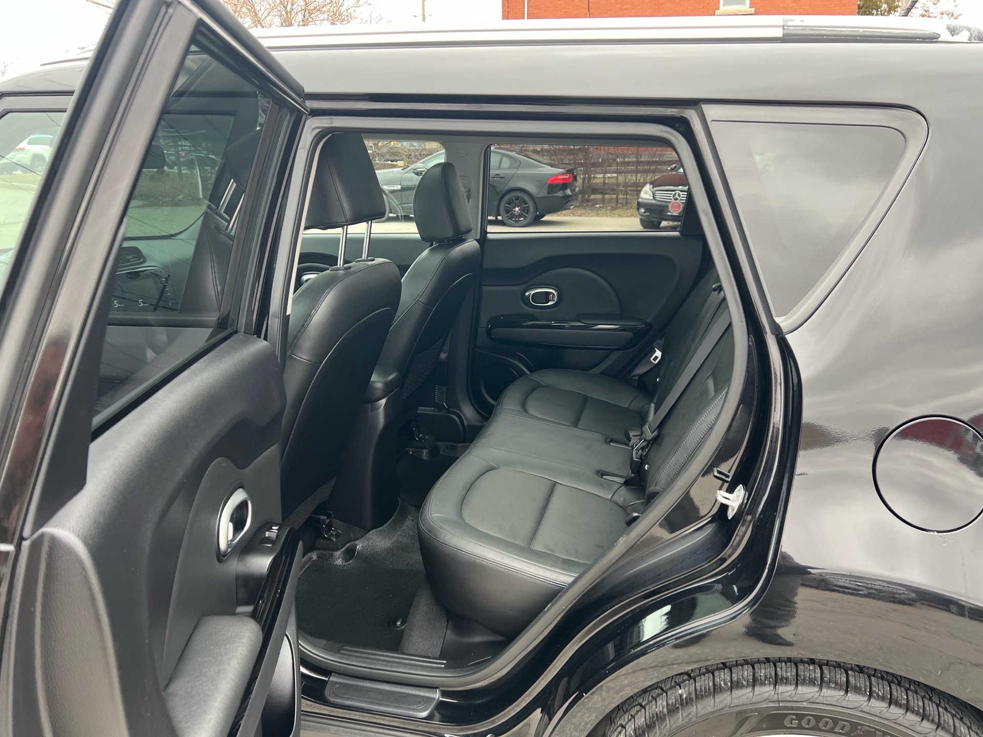 /carage/2016-Kia-Soul-9855676055782823.jpg