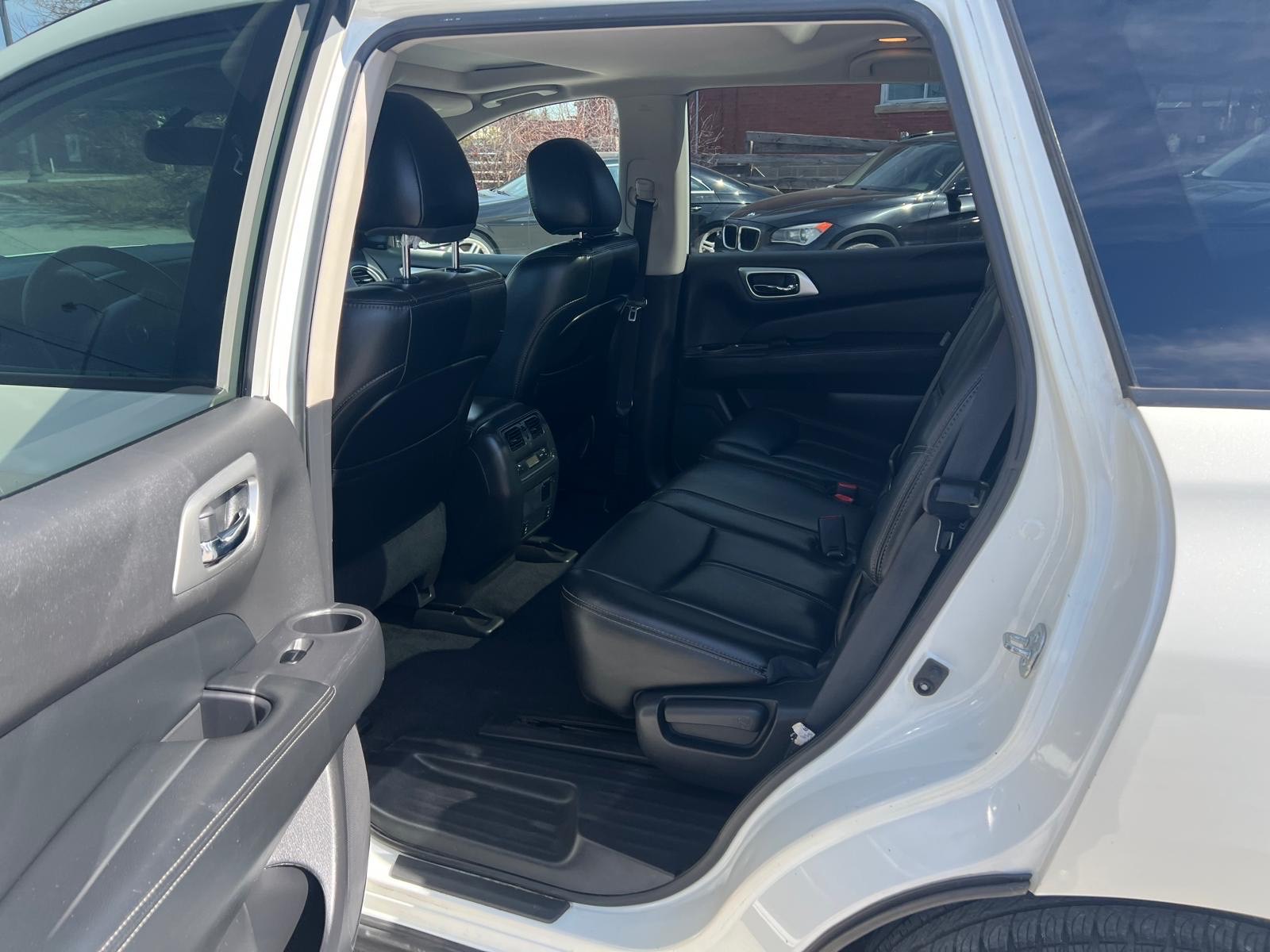 /carage/2016-Nissan-Pathfinder-7007833929871612.jpg