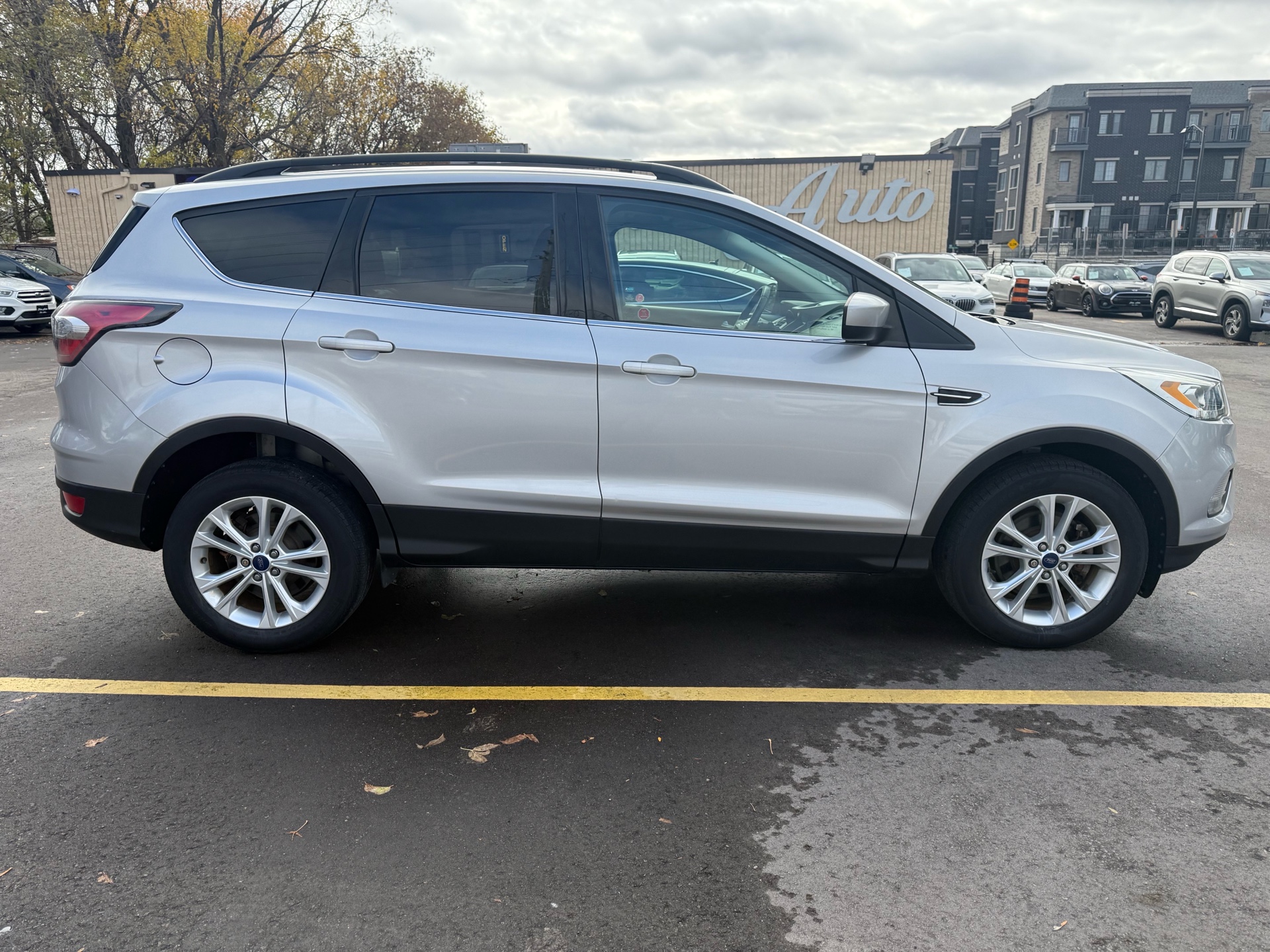 /carage/2017-Ford-Escape-4042039481571067.jpg