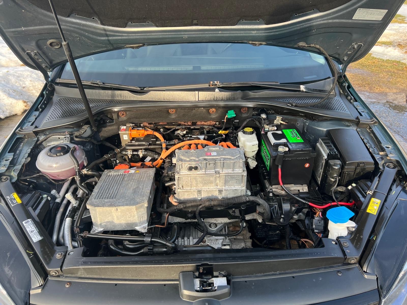 /carage/2017-Volkswagen-E-Golf-13328404711737618.jpg