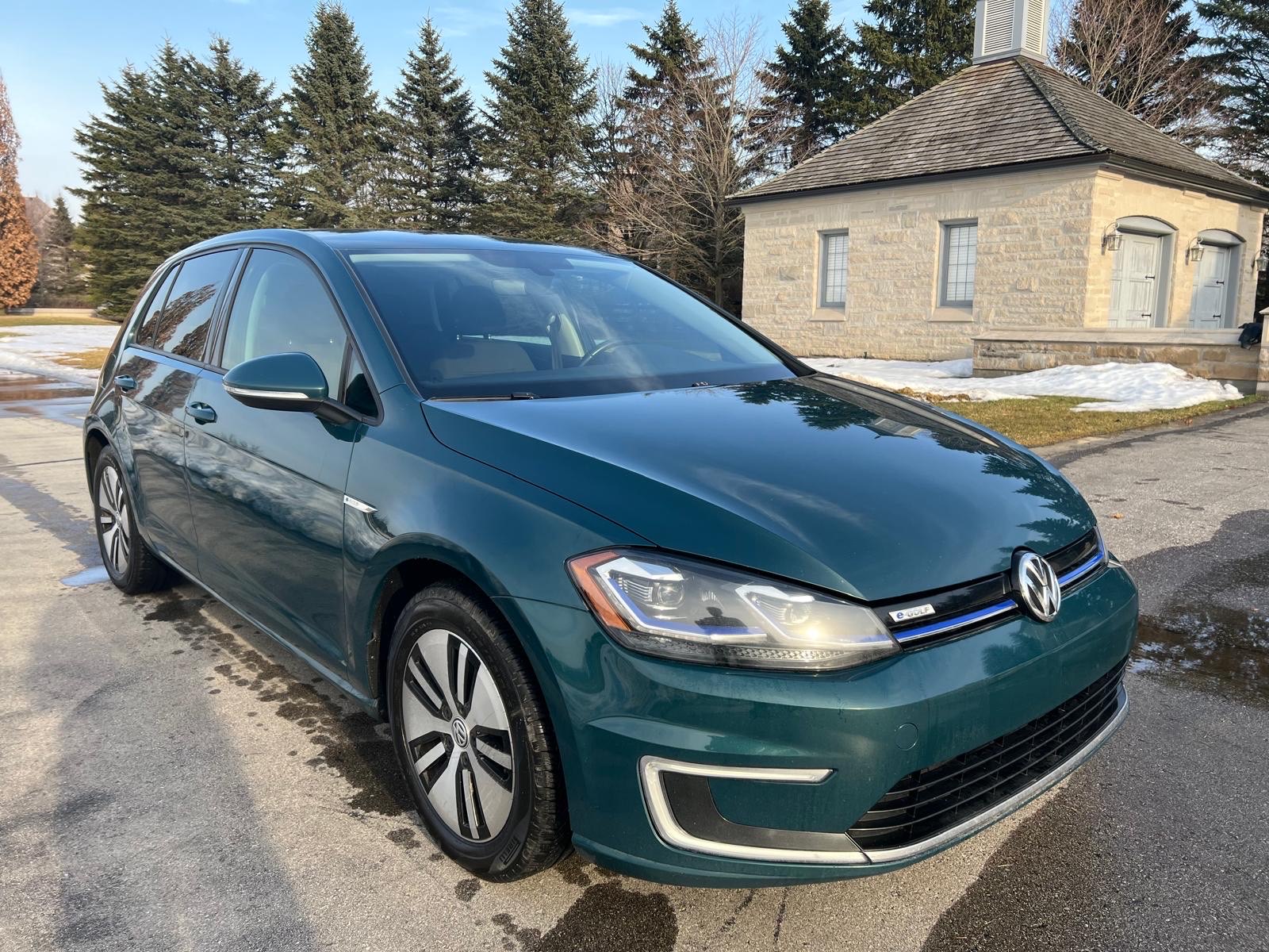 /carage/2017-Volkswagen-E-Golf-2685917179180919.jpg